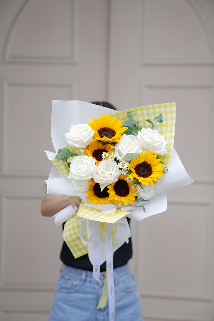 Shine! Sunshine Sunflower Fresh Bouquet /M/