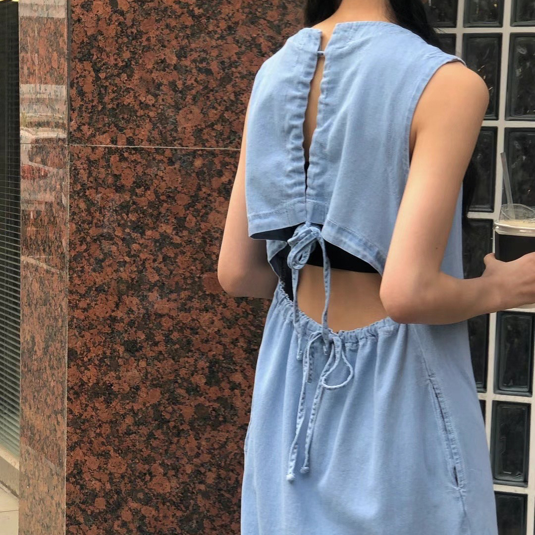 後設計拉繩美背水洗牛仔連身背心洋(淺)