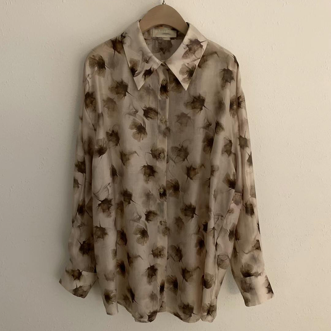 無法言語的暈染花襯(咖)