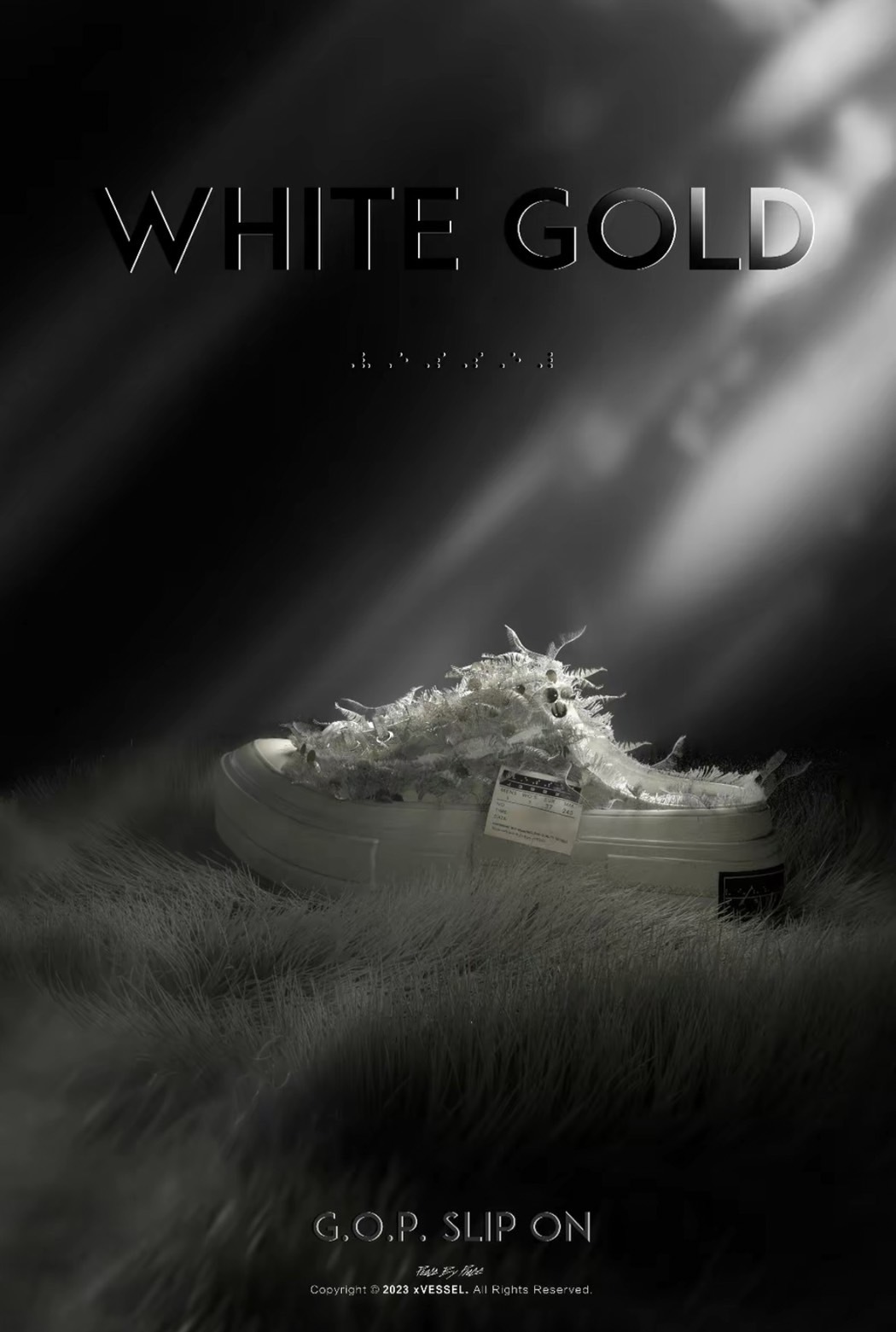 xVESSEL G.O.P. Slip On White Gold 毛絨亮片 感溫變色 穆勒拖