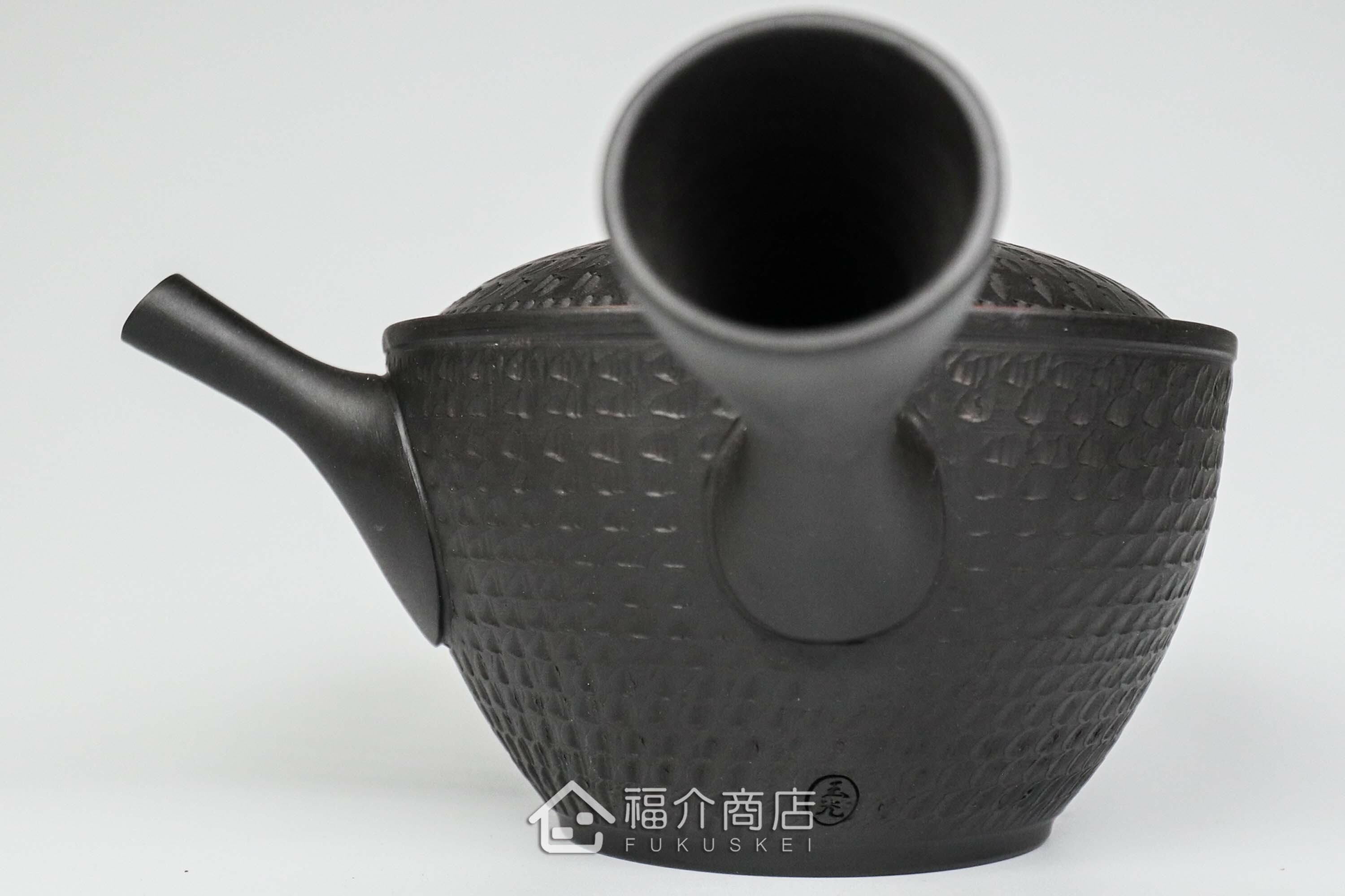 泡茶用的黑色泡茶壺