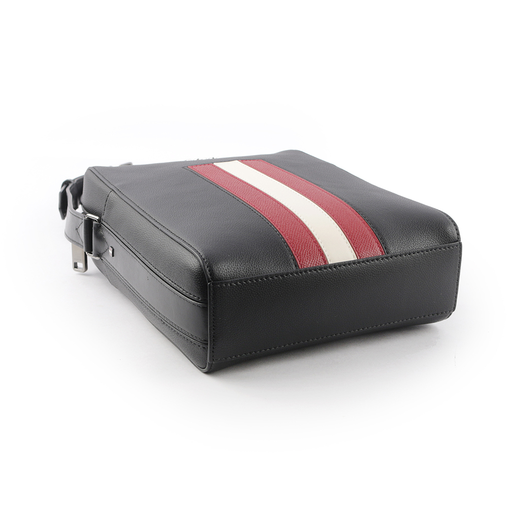 【BALLY】Edoh 紅白條紋壓紋牛皮拉鍊斜背包(黑色)