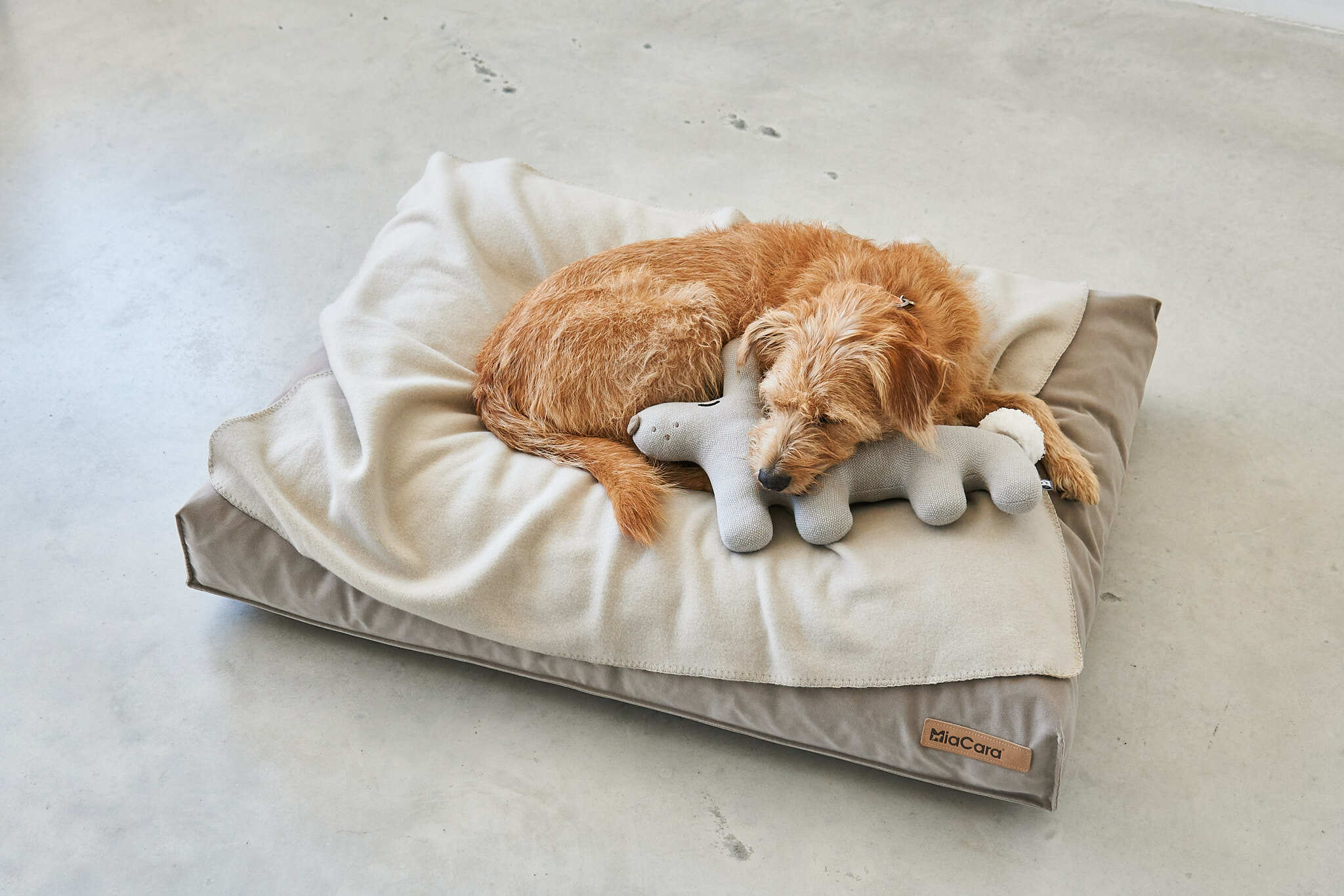 德國MiaCara Bosco針織抱抱玩偶