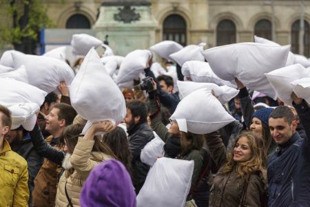 國際枕頭大戰日