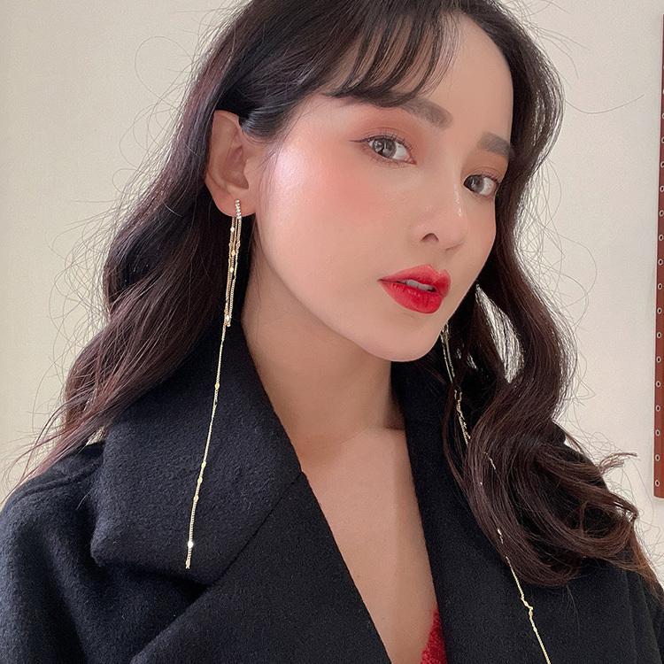 不對稱垂墜水鑽耳環