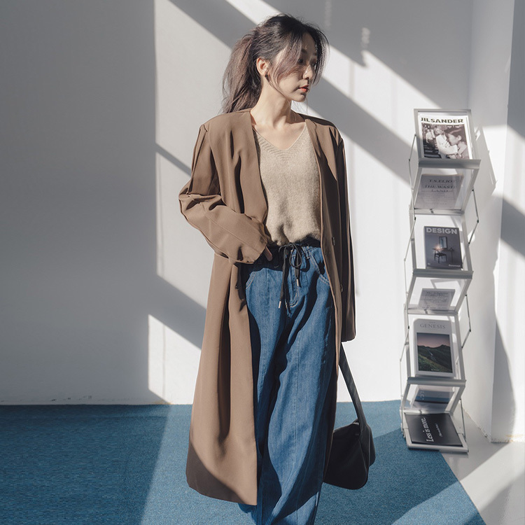 V領後開衩大衣