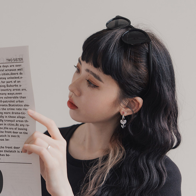 雙花朵黑白耳環