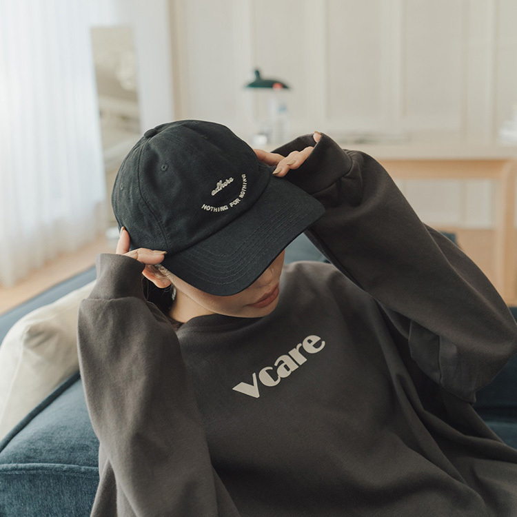 草寫英文字棒球帽