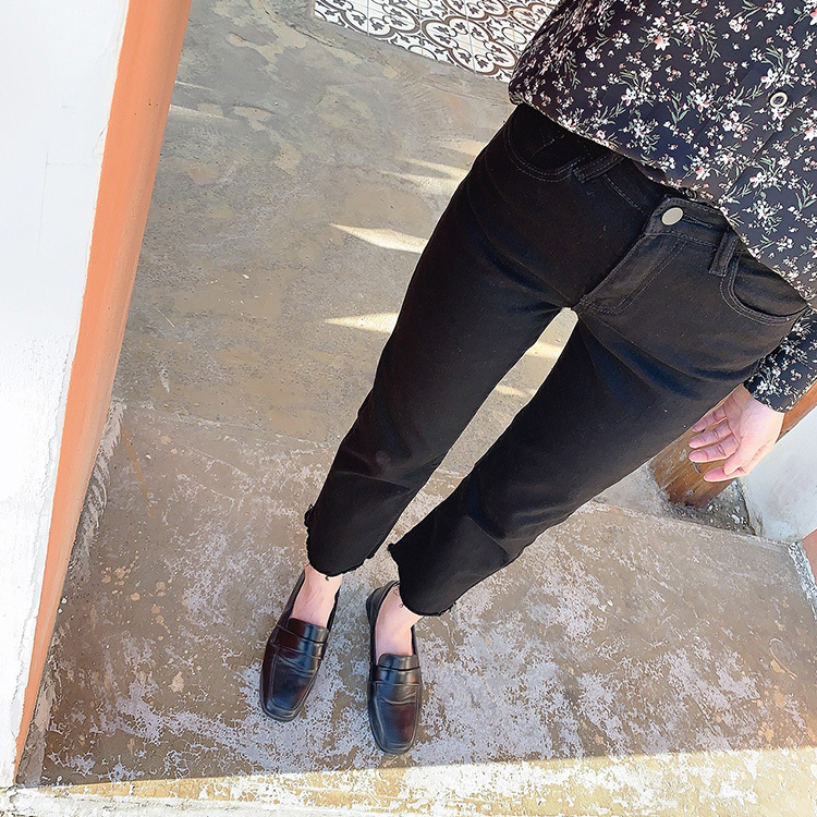 下擺不修邊小直筒牛仔褲