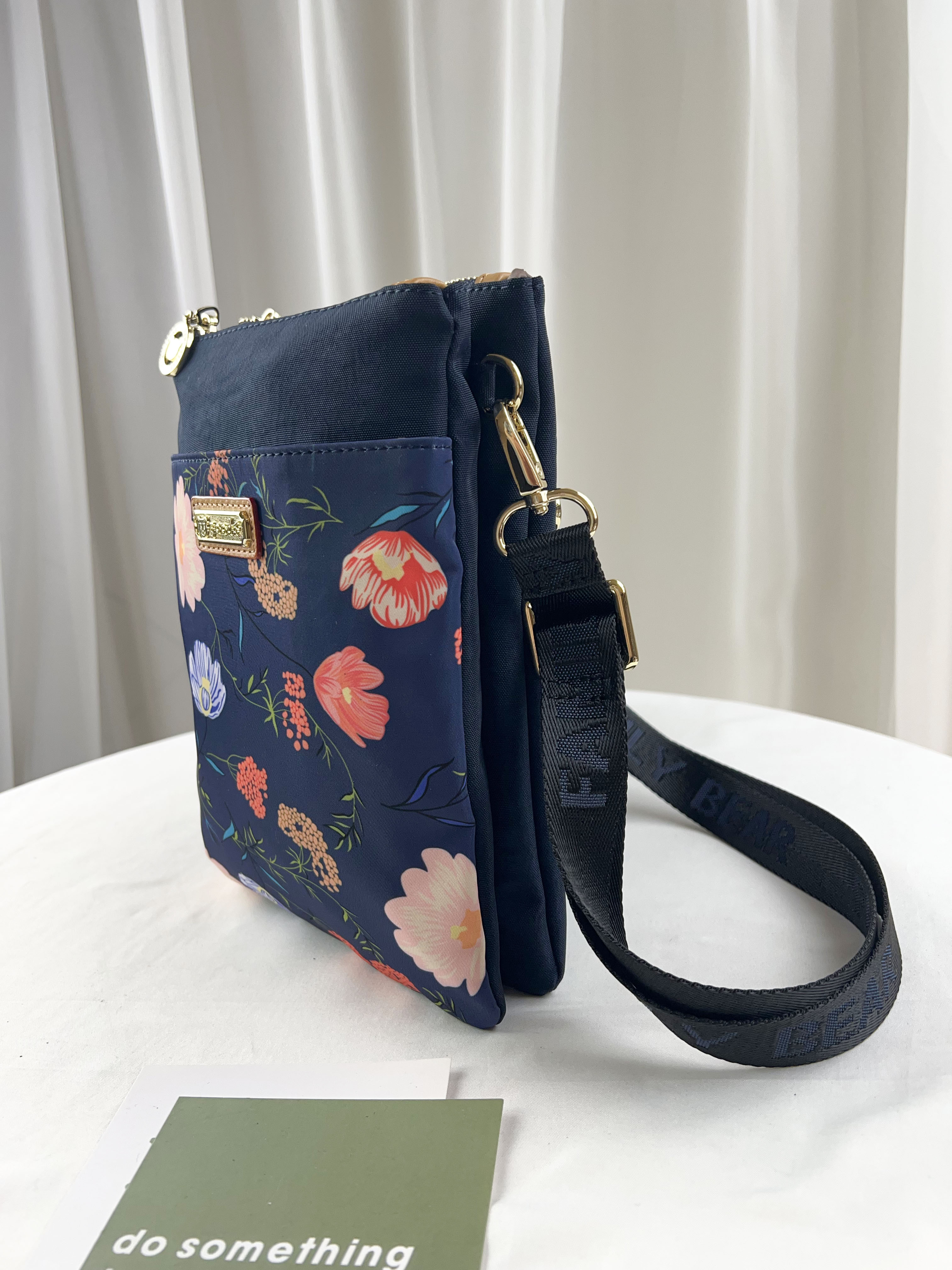 FamilyBear 藍橙花拼色防潑水雙層側背包 / 手機袋 #2505-1