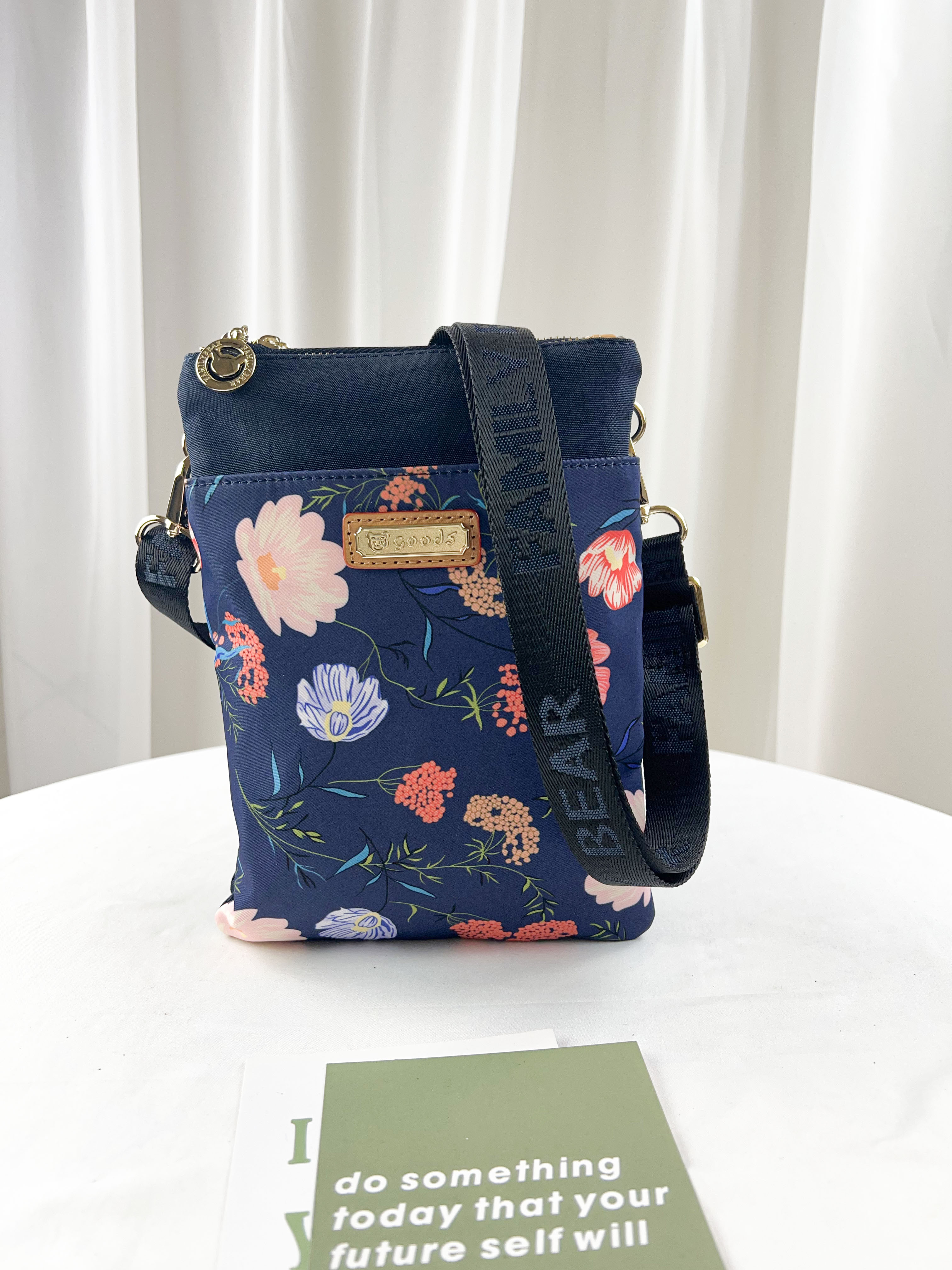 FamilyBear 藍橙花拼色防潑水雙層側背包 / 手機袋 #2505-1