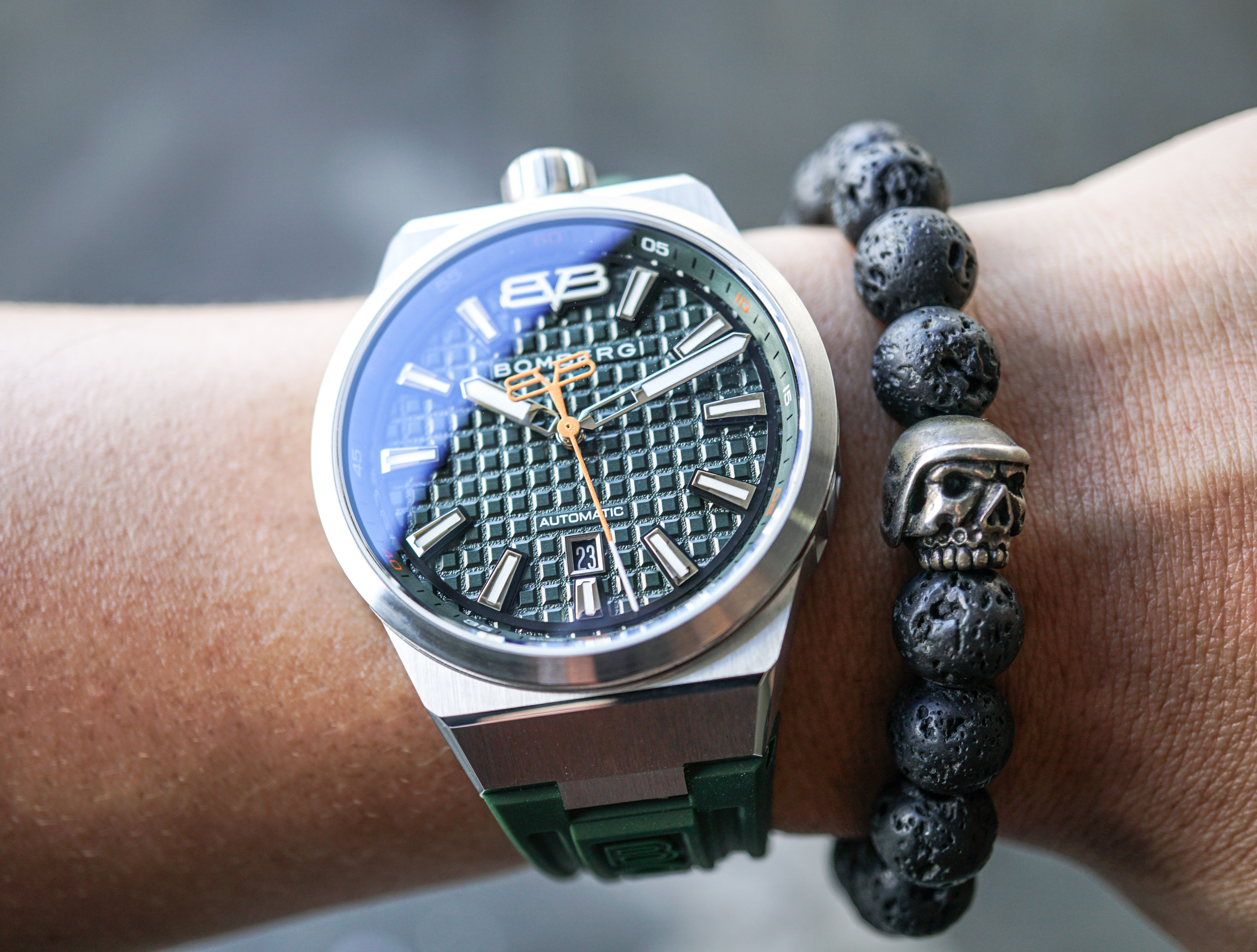 BOLT-68 NEO  自動機械大都會系列 日內瓦版