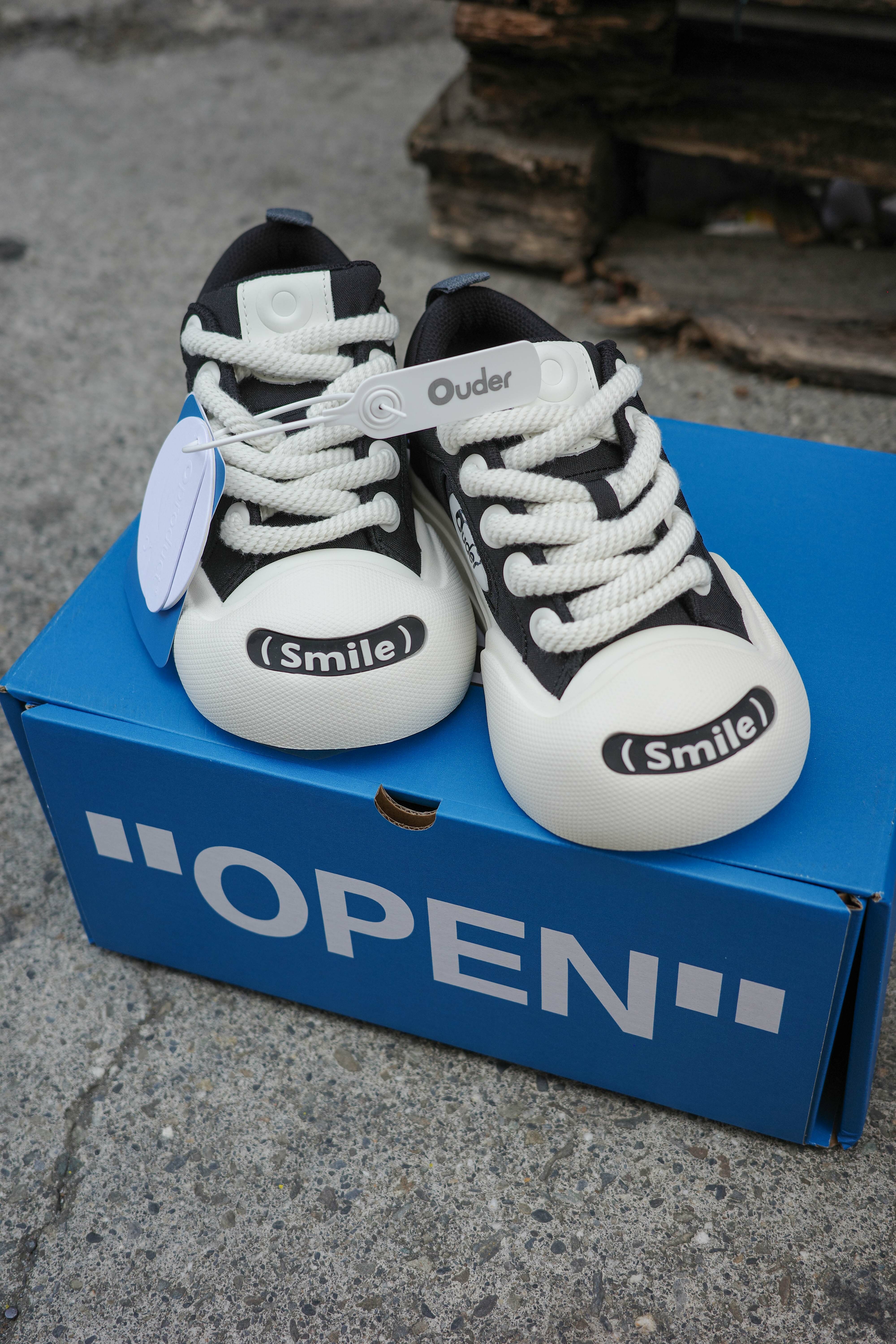 Ouder smile 開口笑系列 大頭鞋 新銳設計師品牌 丑萌 圓頭鞋