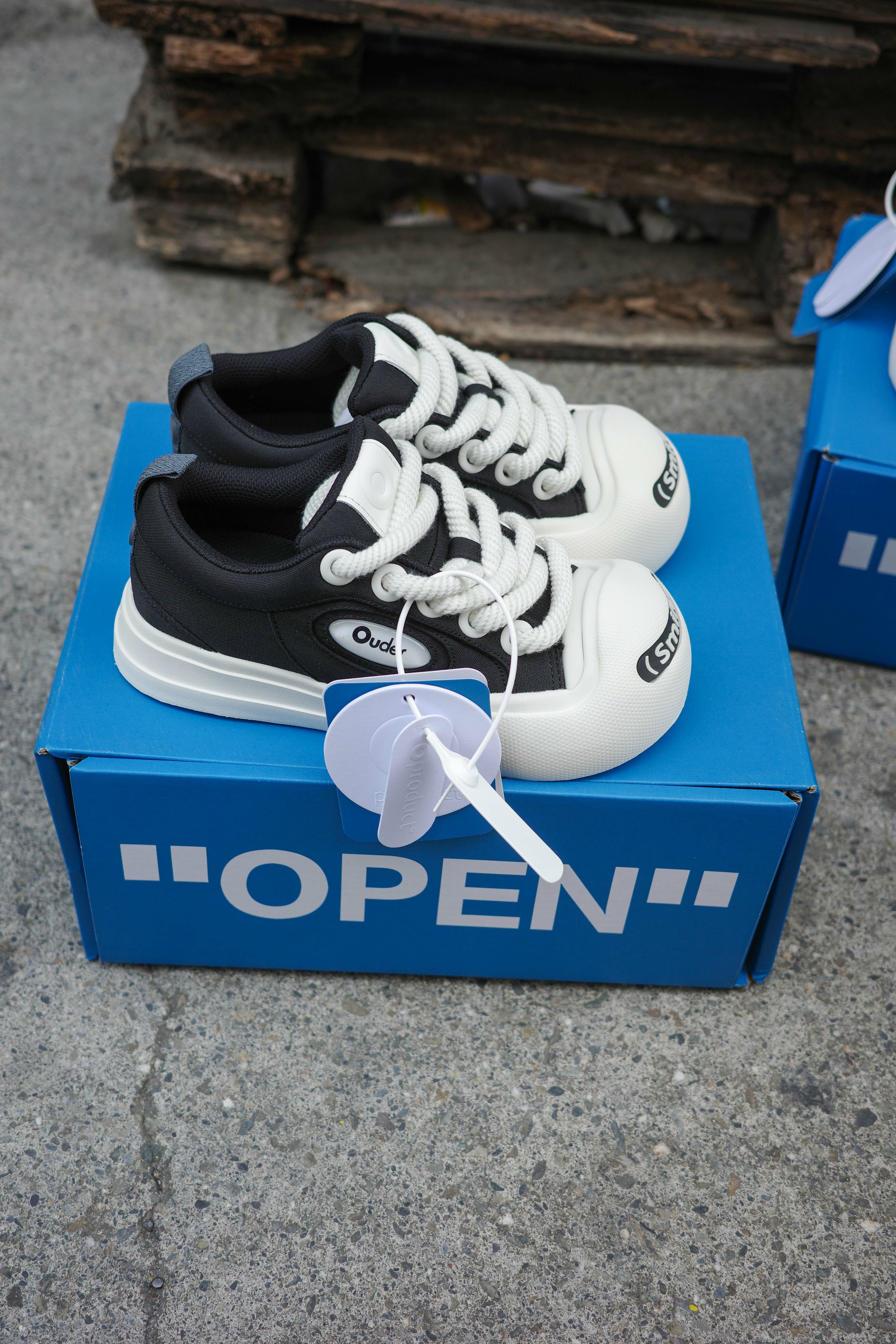 Ouder smile 開口笑系列 大頭鞋 新銳設計師品牌 丑萌 圓頭鞋