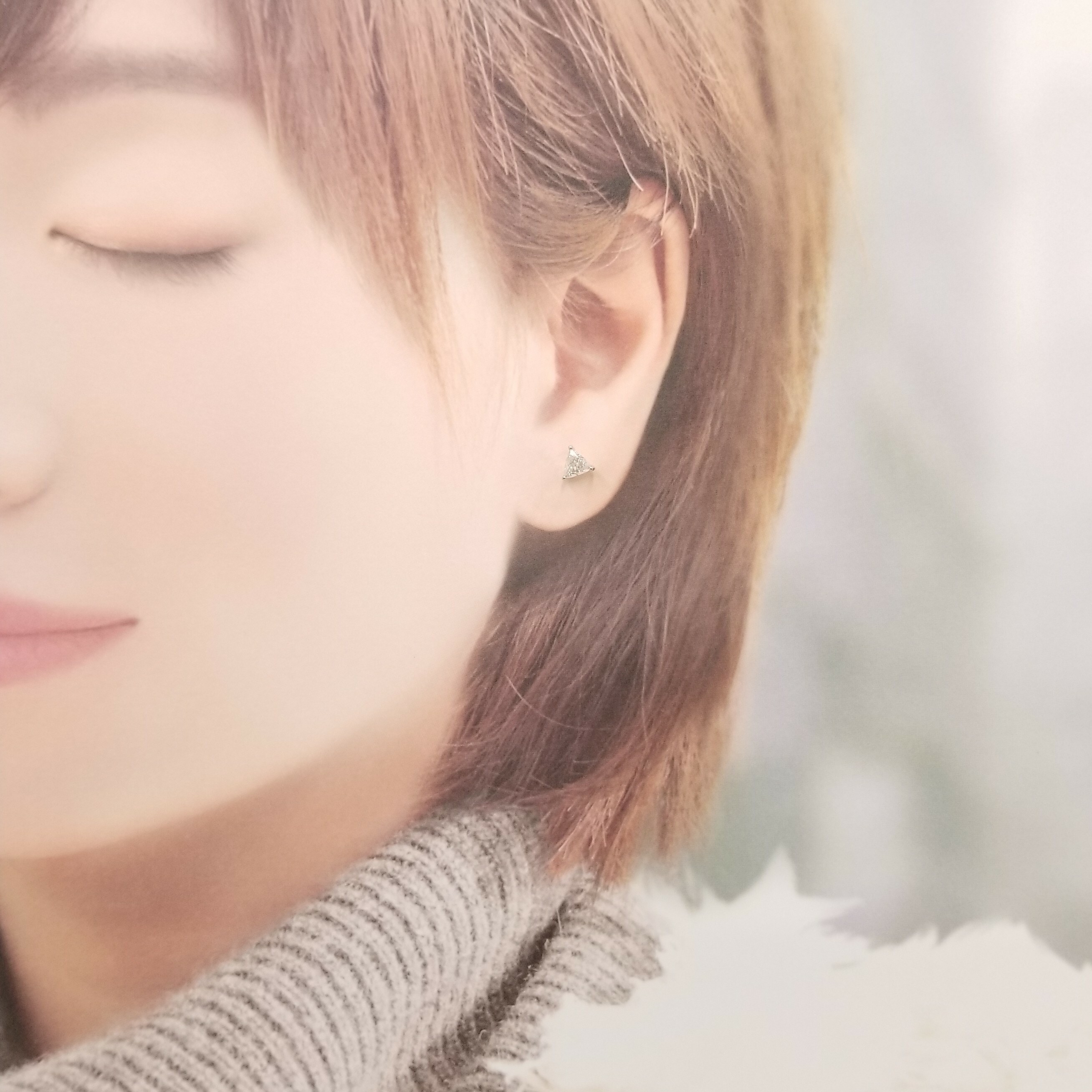 全新18K白金【主石31份三角形鑽石】單耳環
