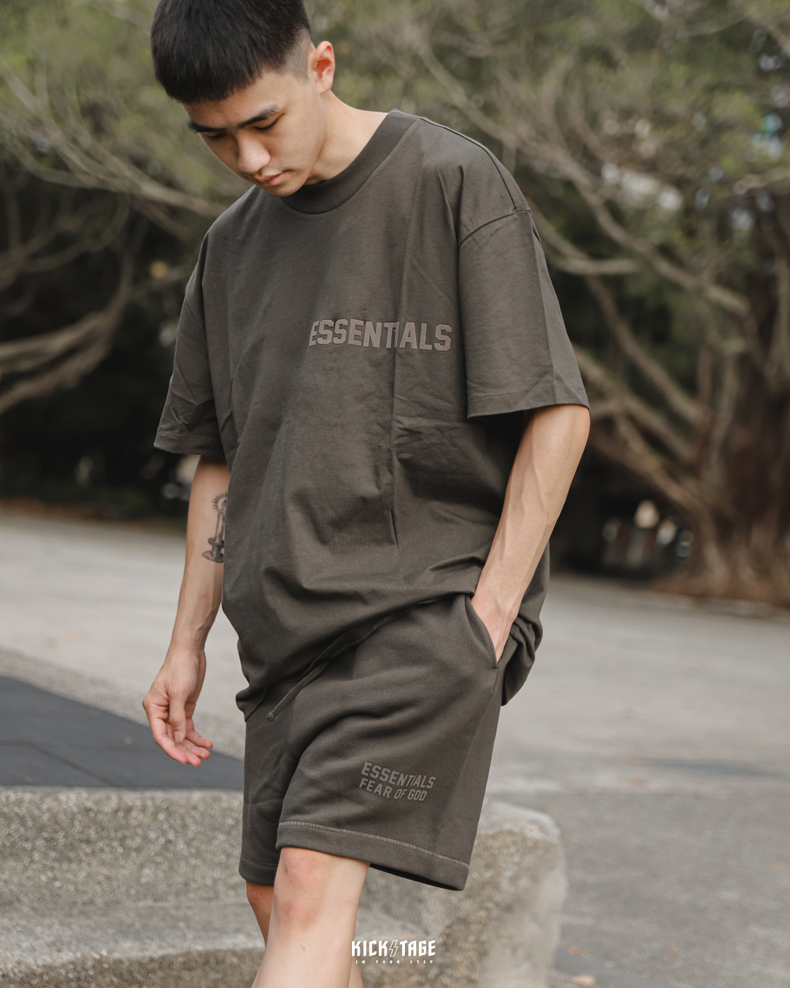 **特價商品售出不退換**FOG FEAR Of GOD ESSENTIALS SWEATSHORT 棉短褲 棉褲【160BT222】
