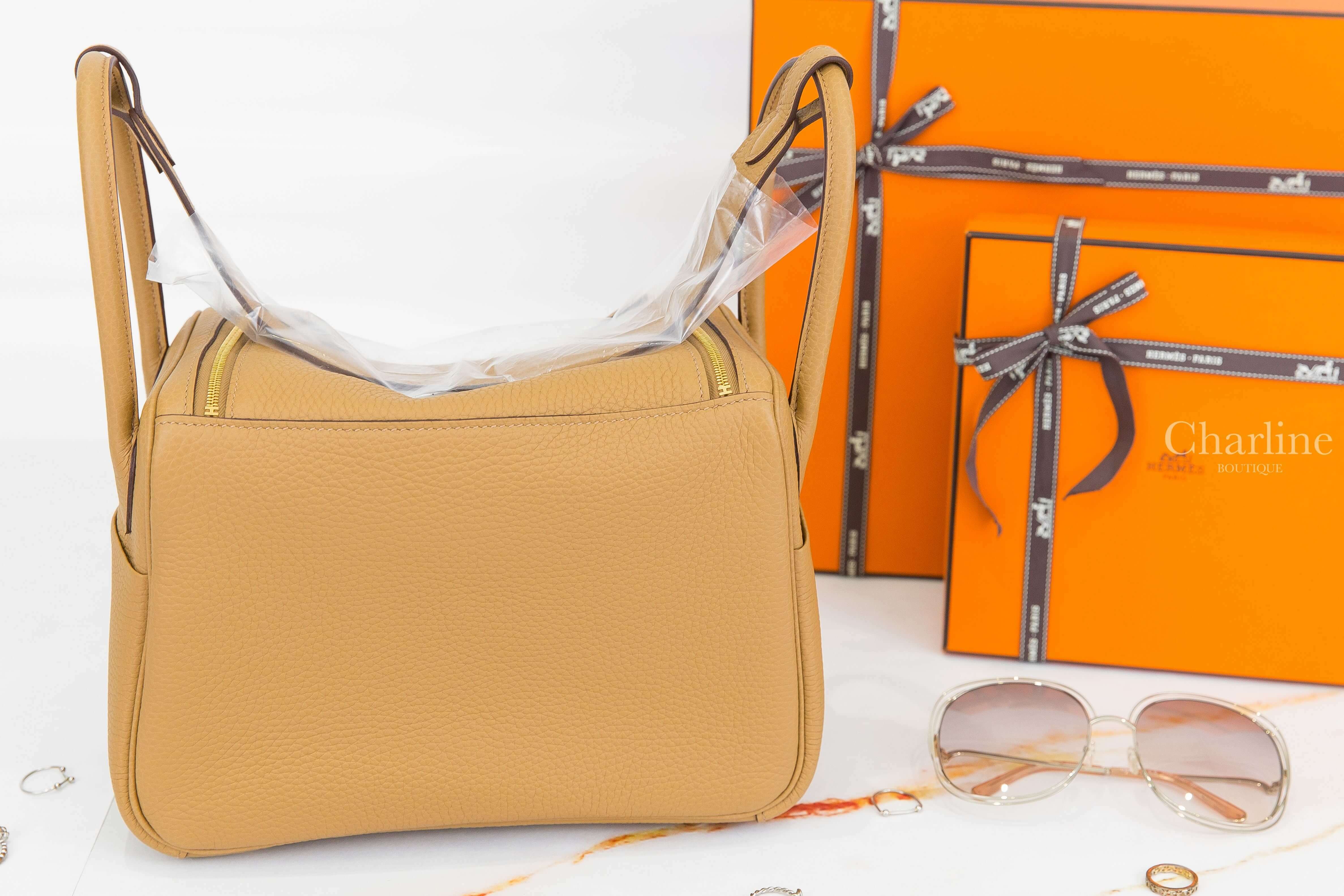 Hermès Lindy 26cm 4B Biscuit Taurillon Clemence B刻餅乾色金釦-Charline Boutique 精品代購