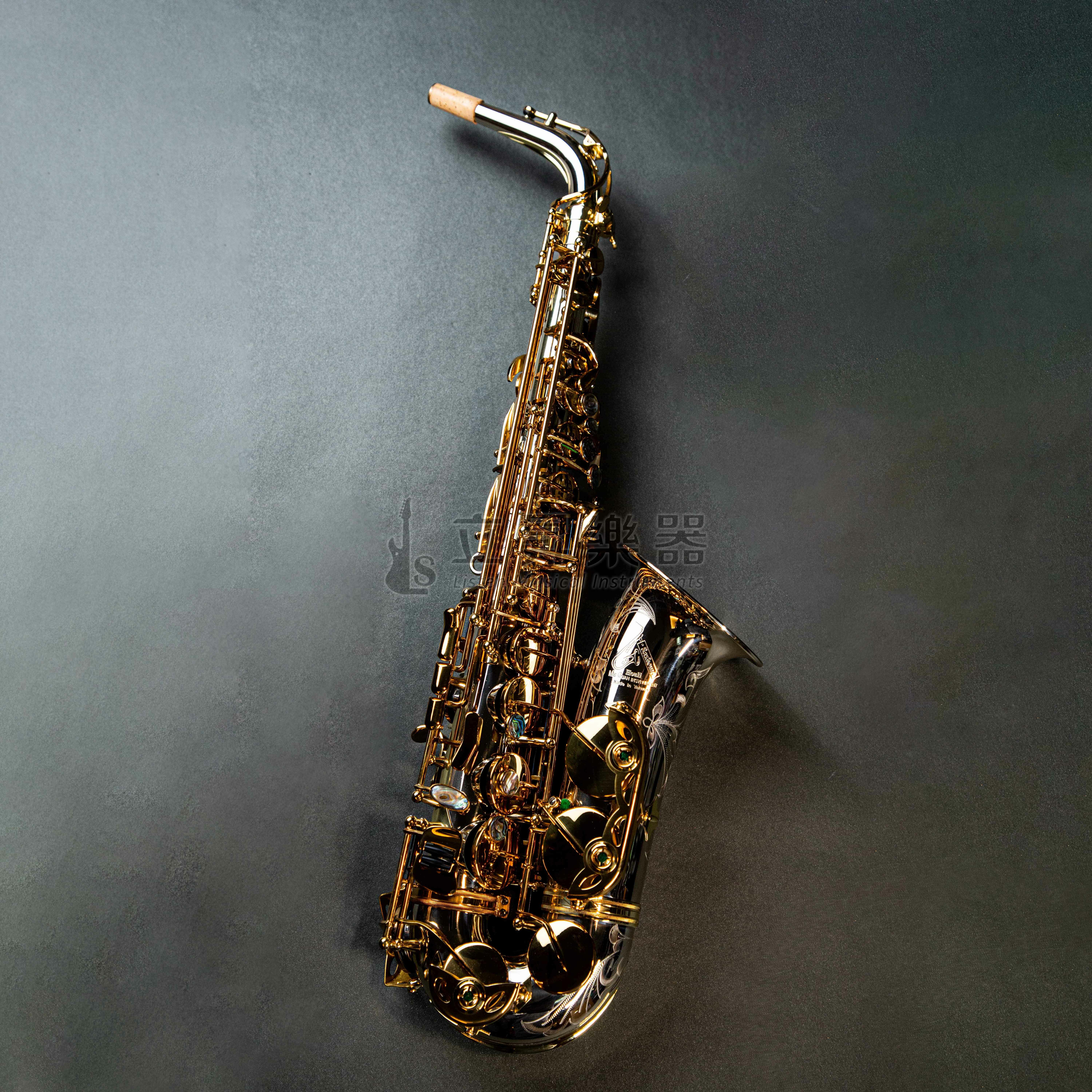 【展示特價】台灣手工薩克斯風 Houli MEI GUAN instrument 中音黃銅薩克斯風 Alto Saxophone 附拉桿帶輪硬盒 台灣製 Made in Taiwan