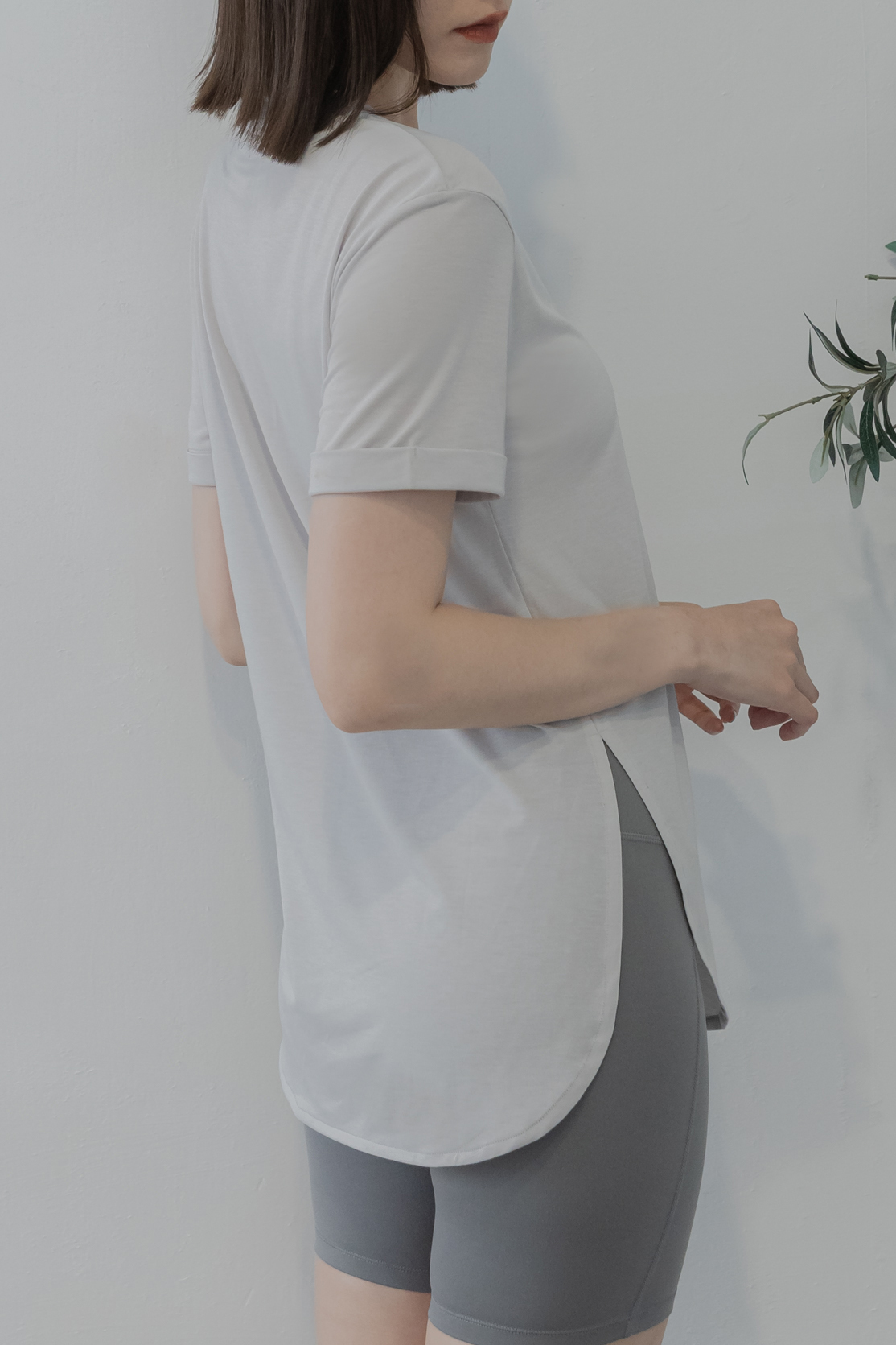 輕透長版圓弧下擺上衣- 莫蘭迪灰