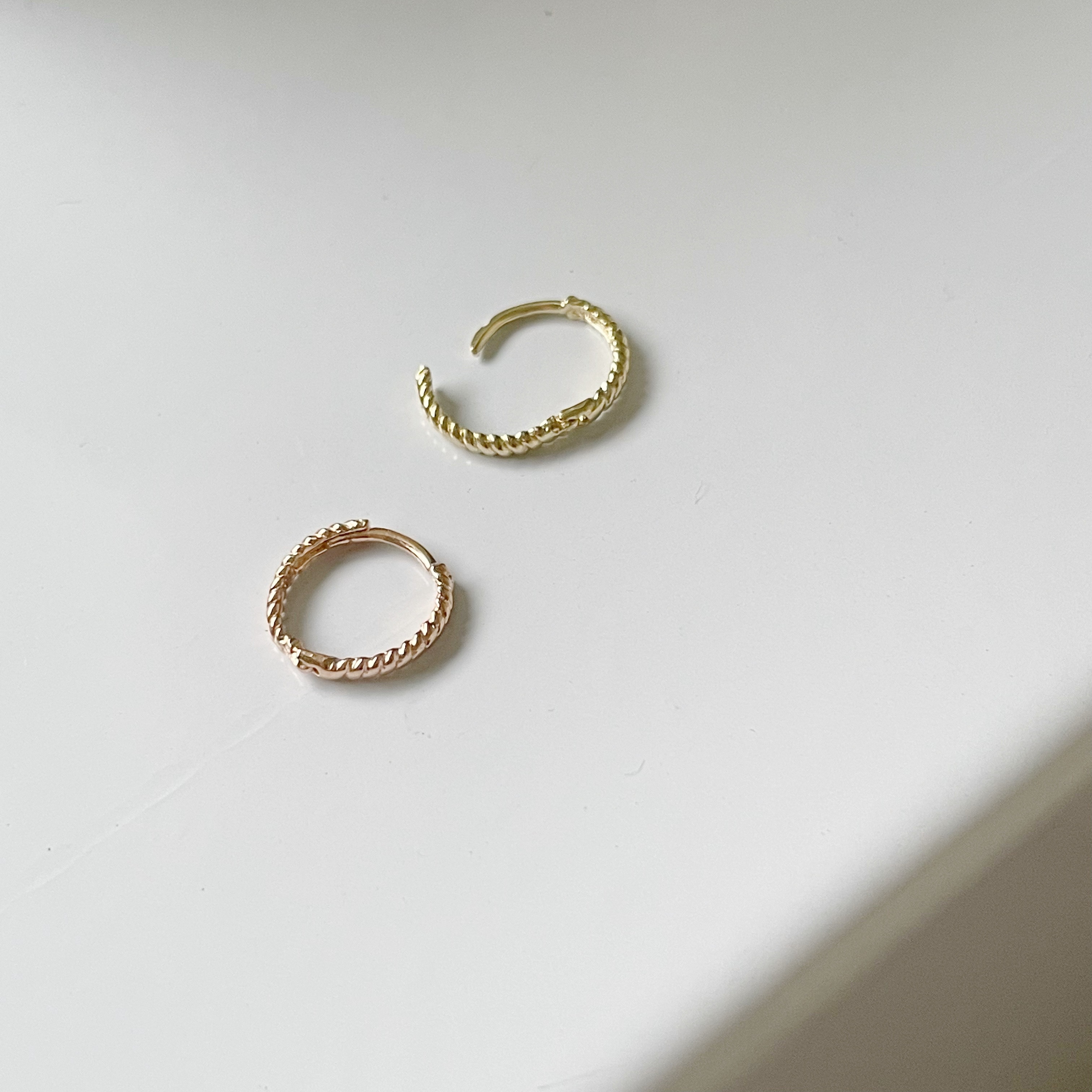 14K簡約麻花扣式耳圈