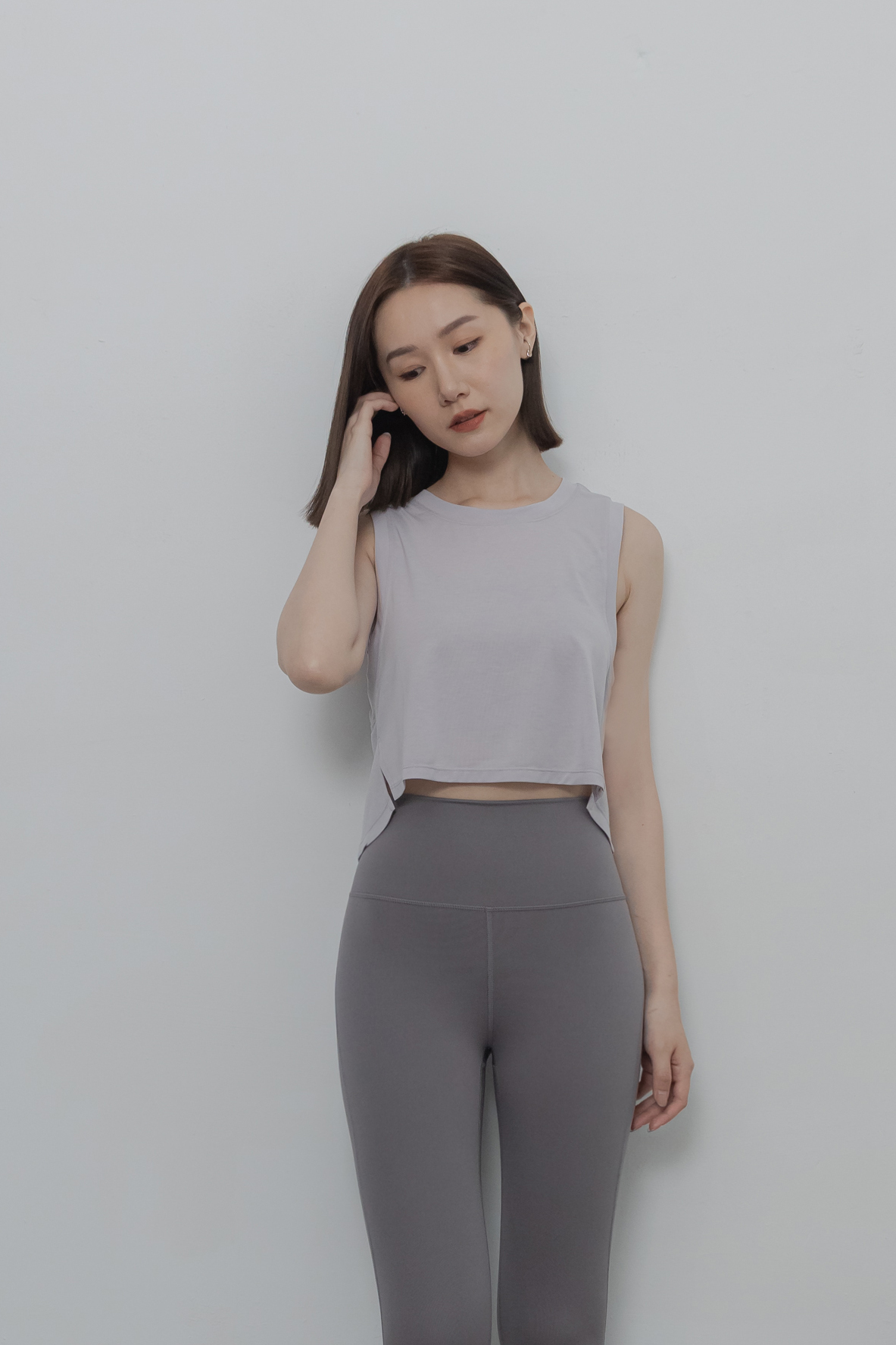 輕透後交叉設計背心- 淡紫