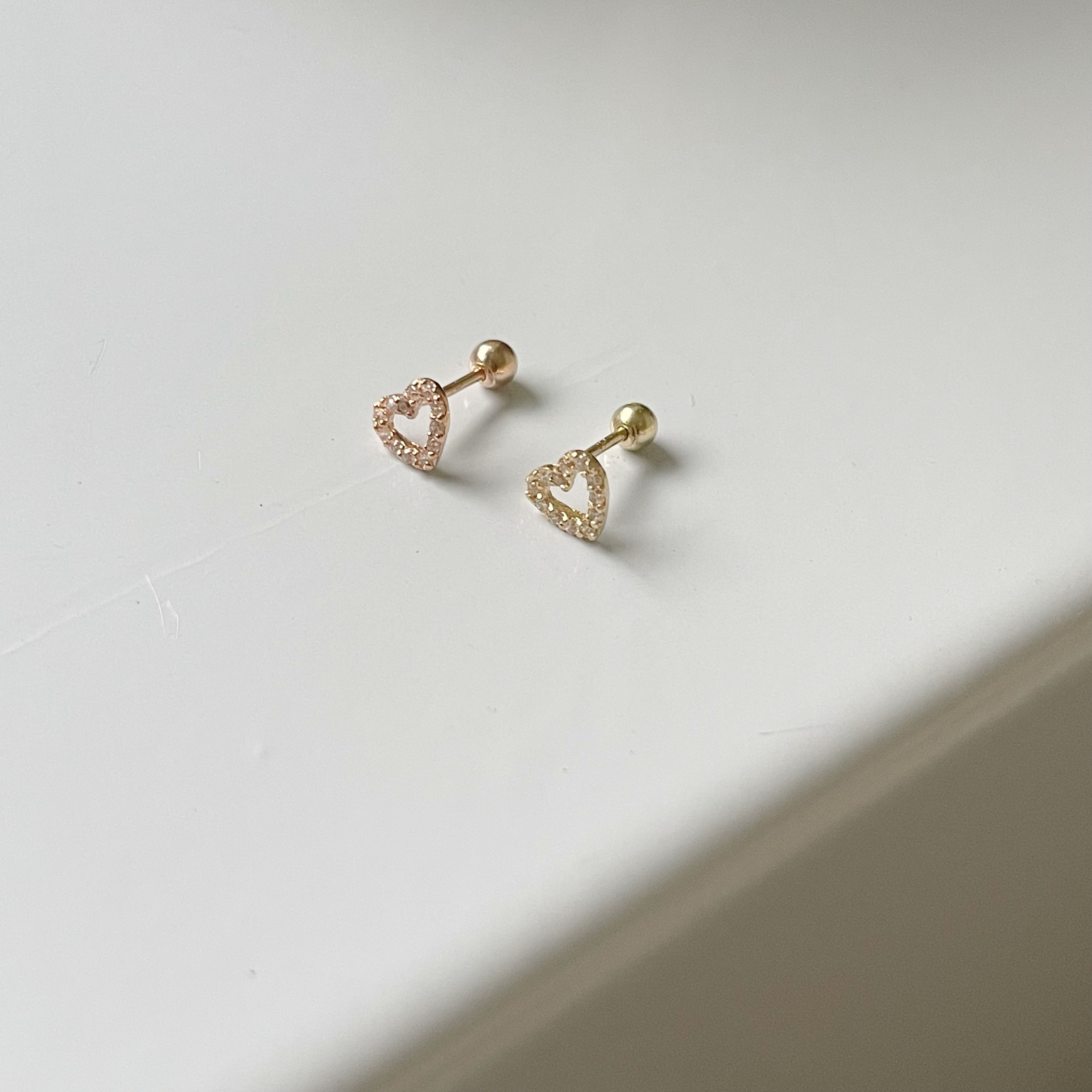 14K Pave愛心鋯石轉珠耳環(單)