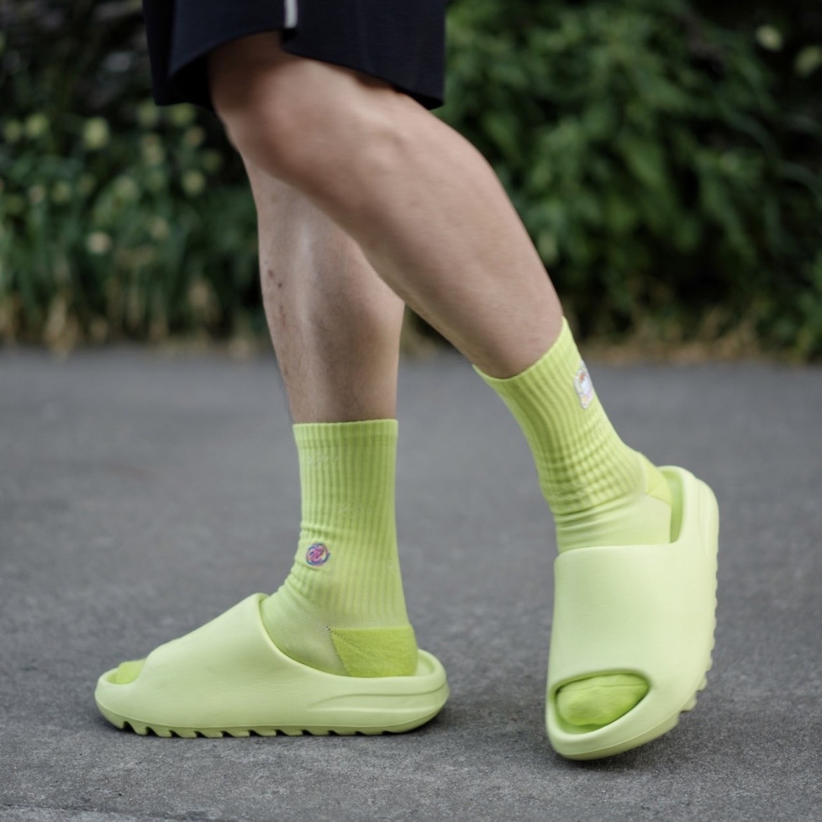 Adidas YEEZY SLIDE Glow Green 螢光綠 綠 拖鞋 HQ6447