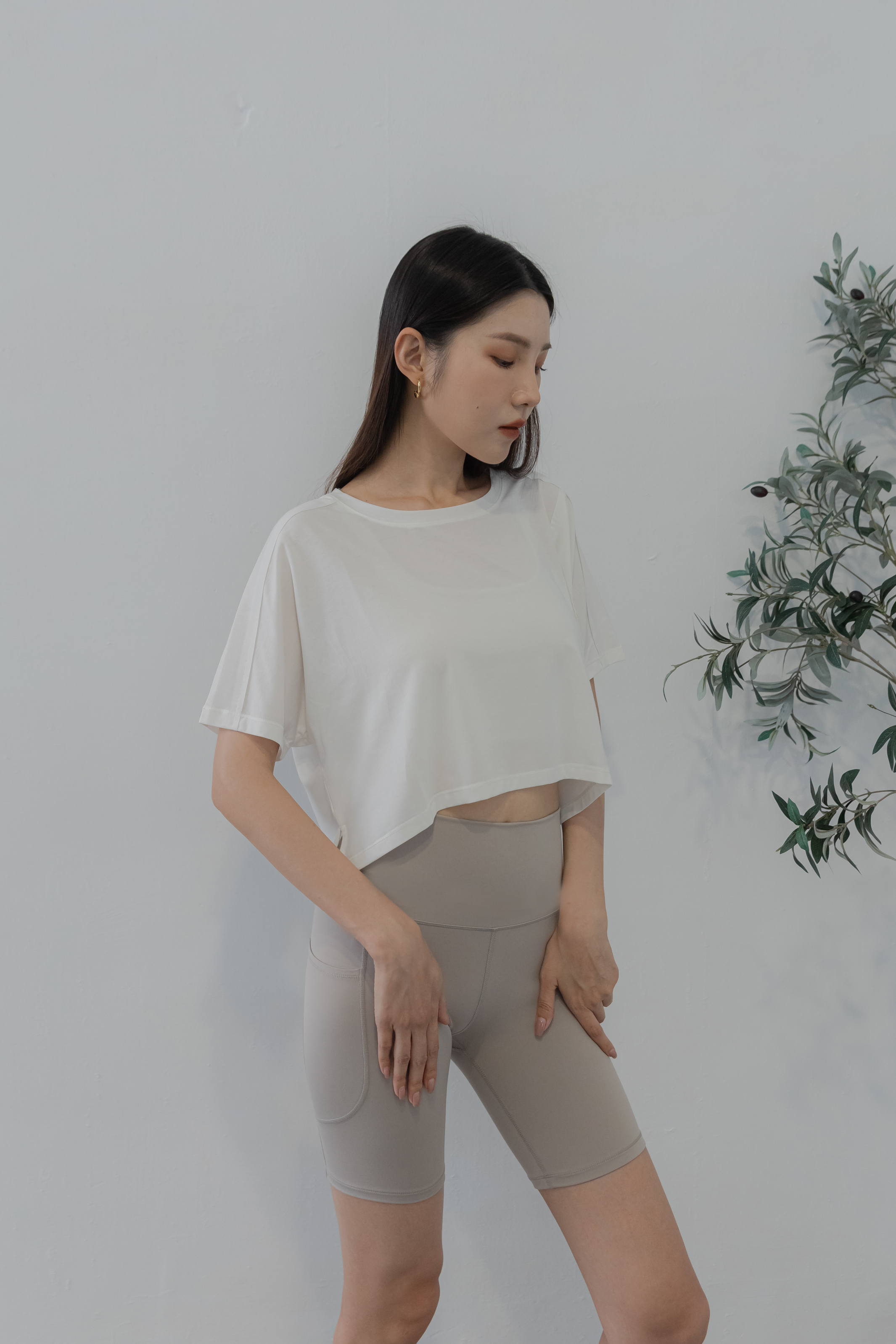 輕透短版毛邊設計上衣- 白