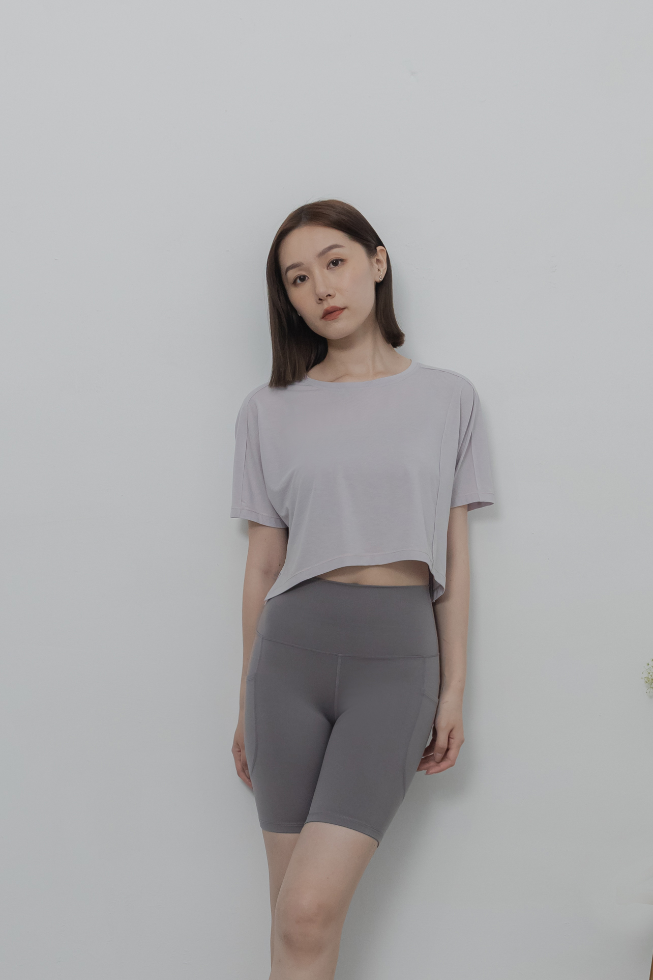 輕透短版毛邊設計上衣- 淡紫