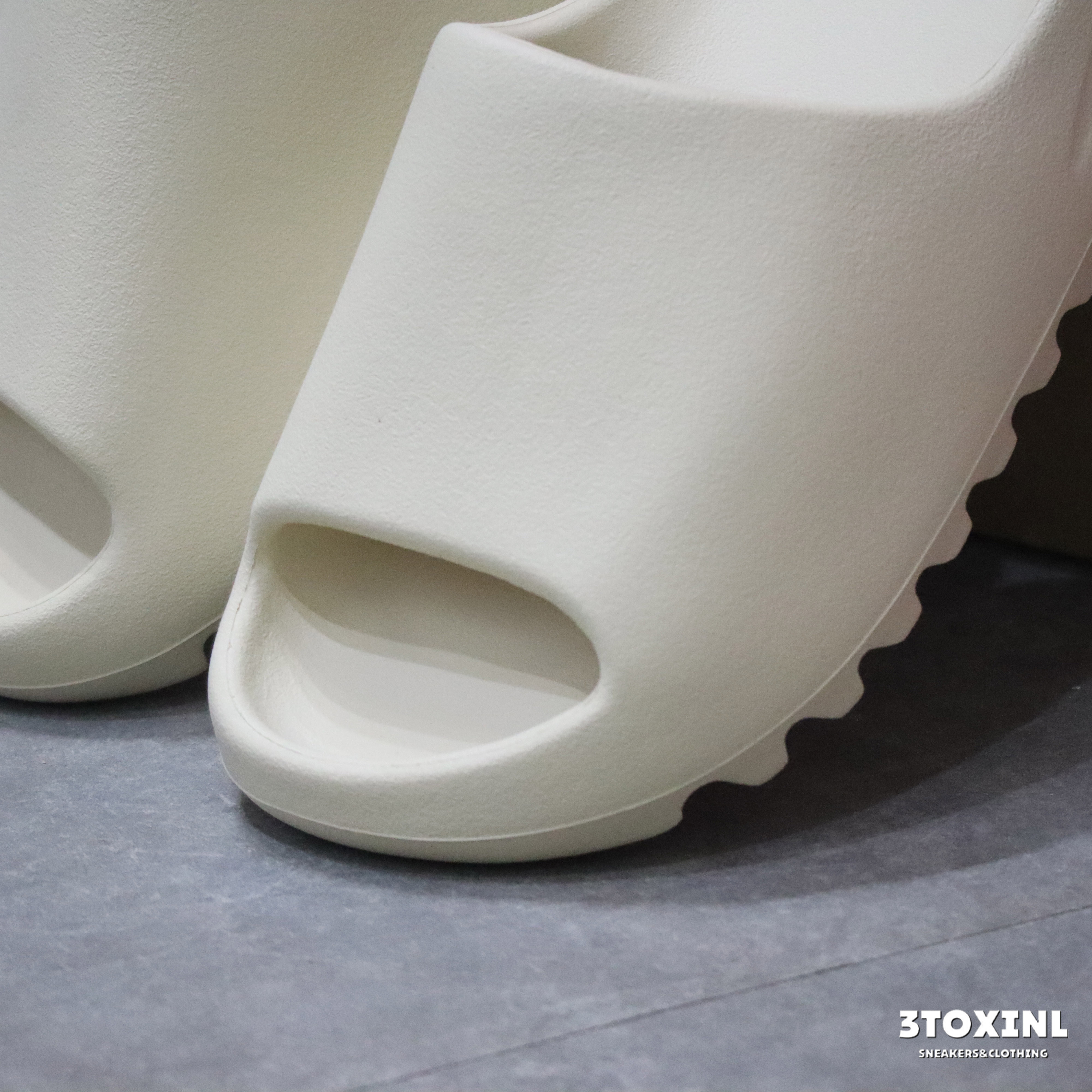 (現貨) Adidas Yeezy Slide - Bone (2022 Restock)