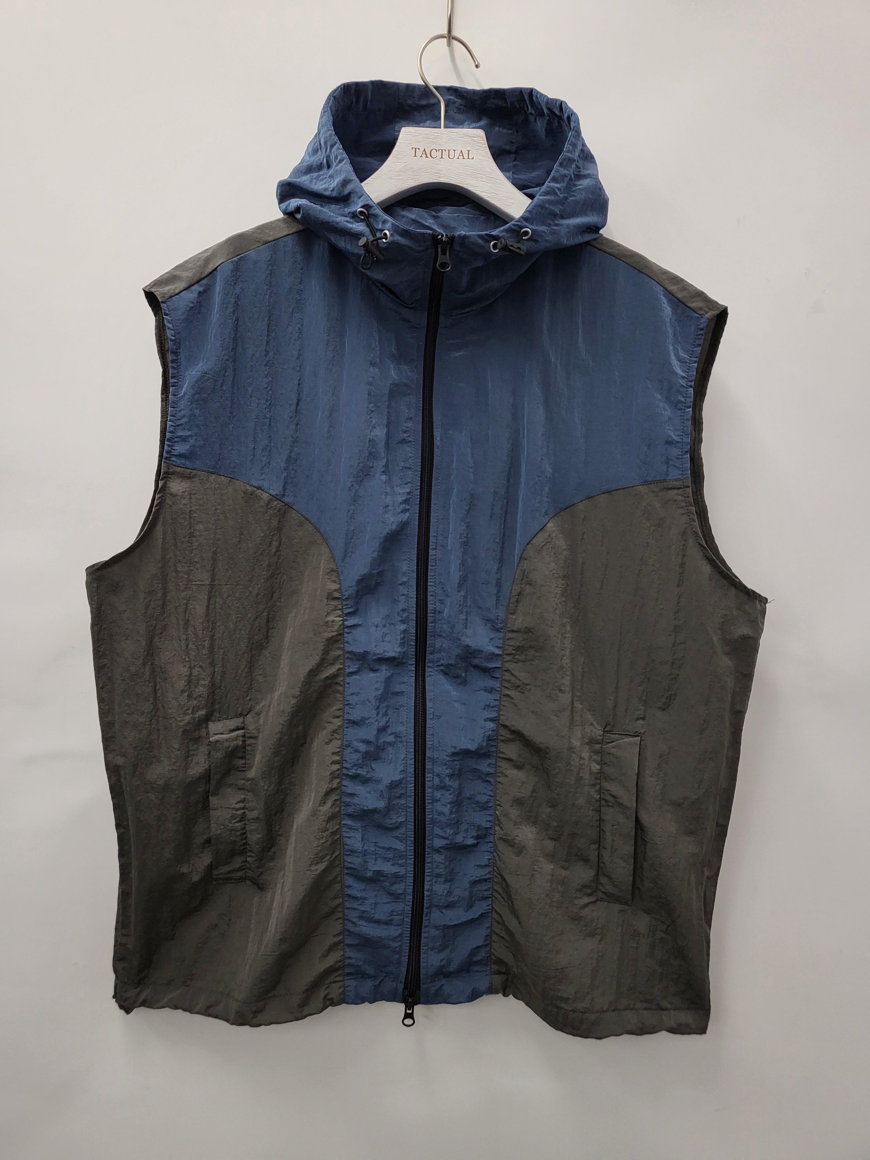 拼色連帽拉鍊開胸背心褸 V916