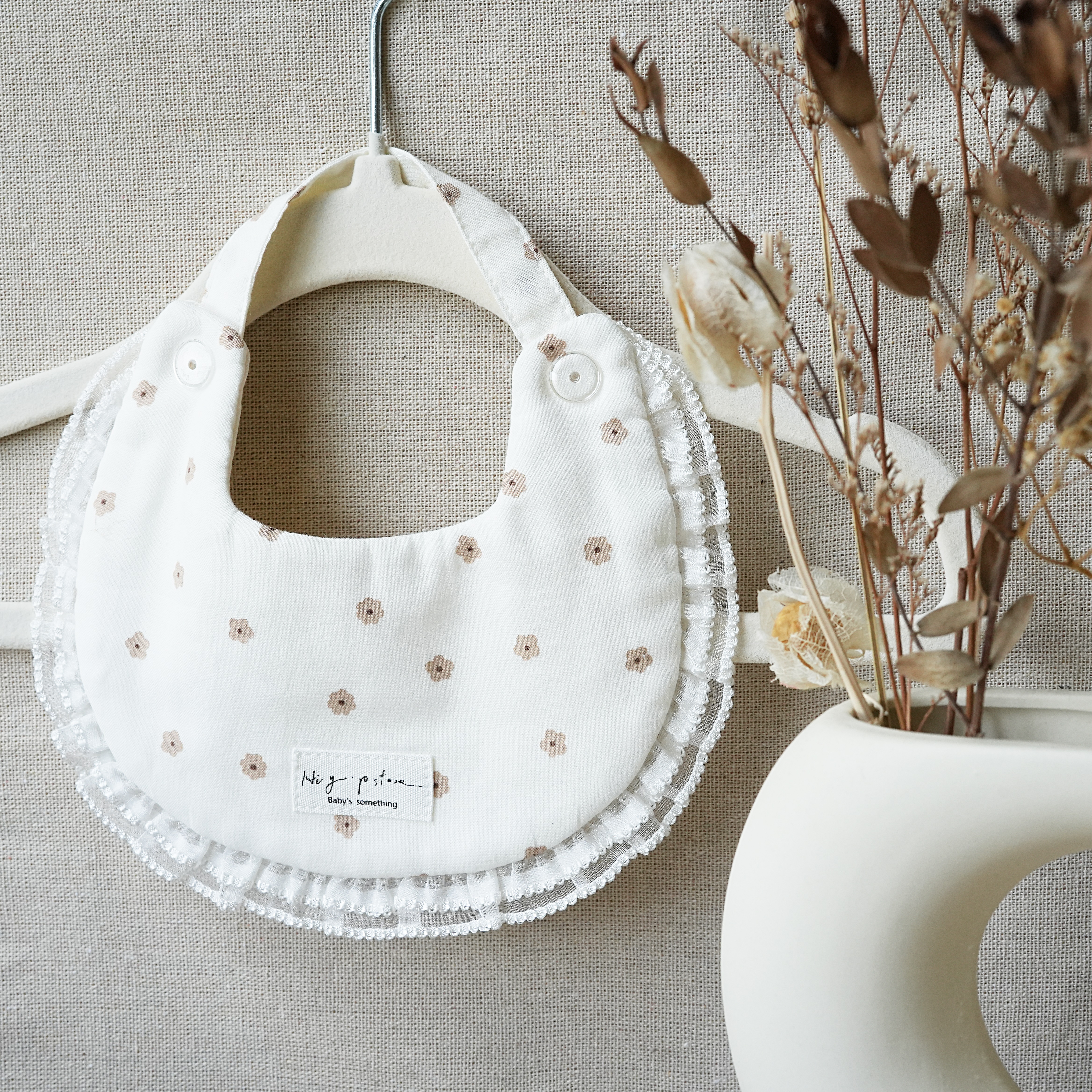 Hi Y.P store-手作圍兜-奶霜花兒