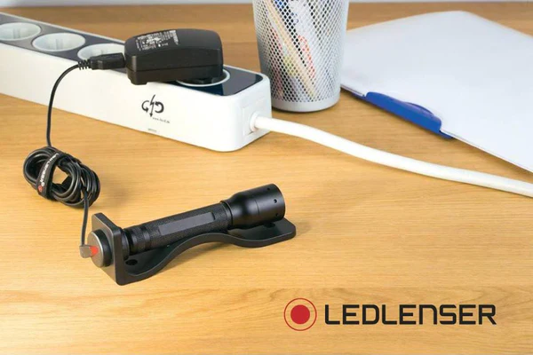 Ledlenser 磁吸充電手電筒 P5R