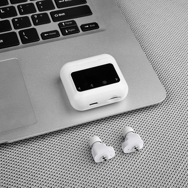 Japan AKI Screen Display Type Card Insertable All-in-One Bluetooth Headphone Player (A0140)