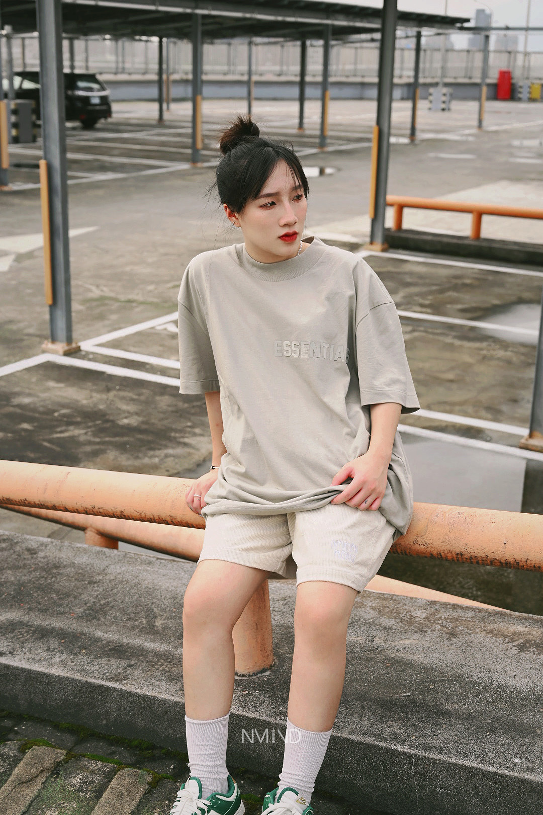 <快速出貨> ESSENTIALS 膠印新標 短TEE SEAL灰綠