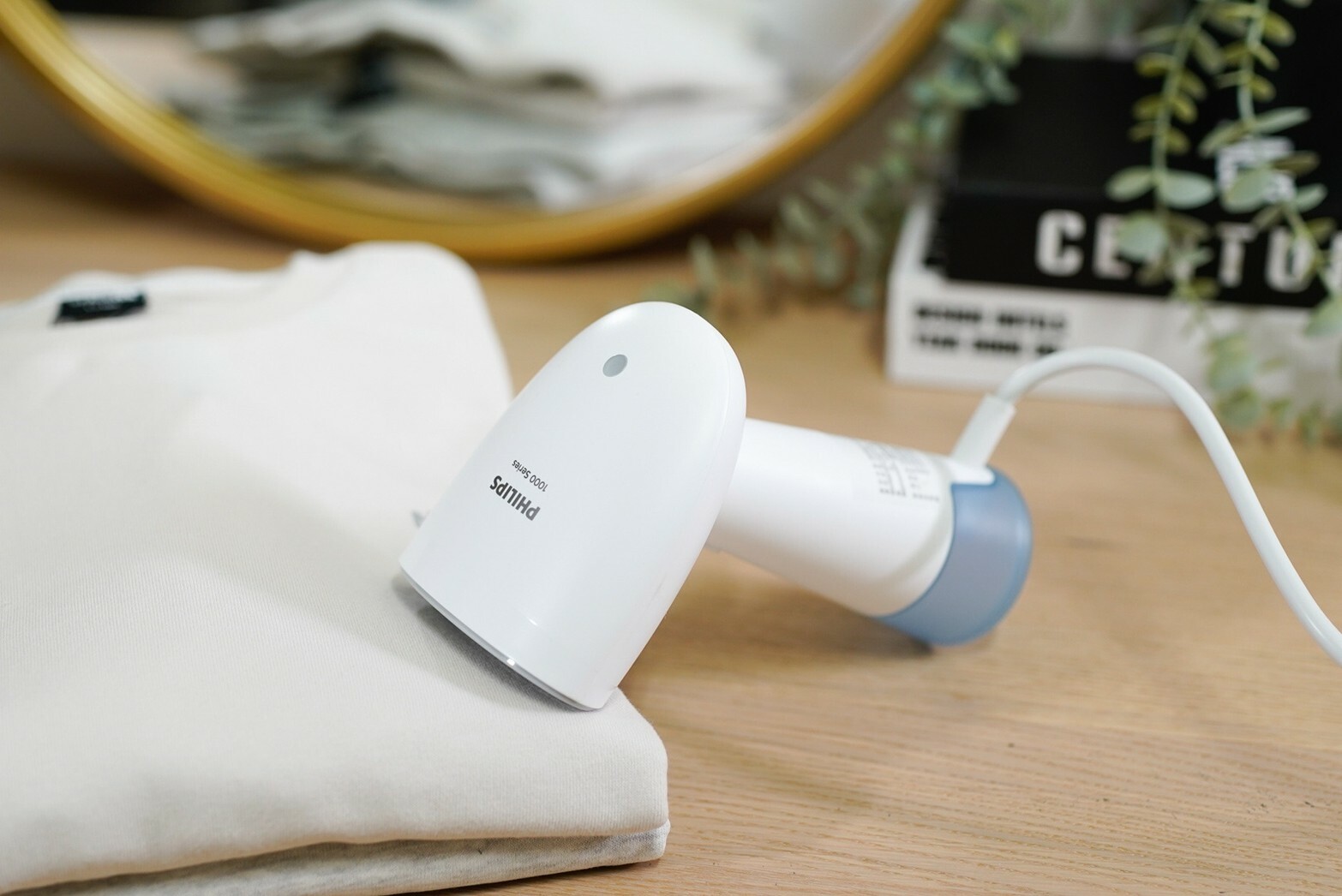 【現貨】Philips 飛利浦手持式輕巧掛燙機 小輕新