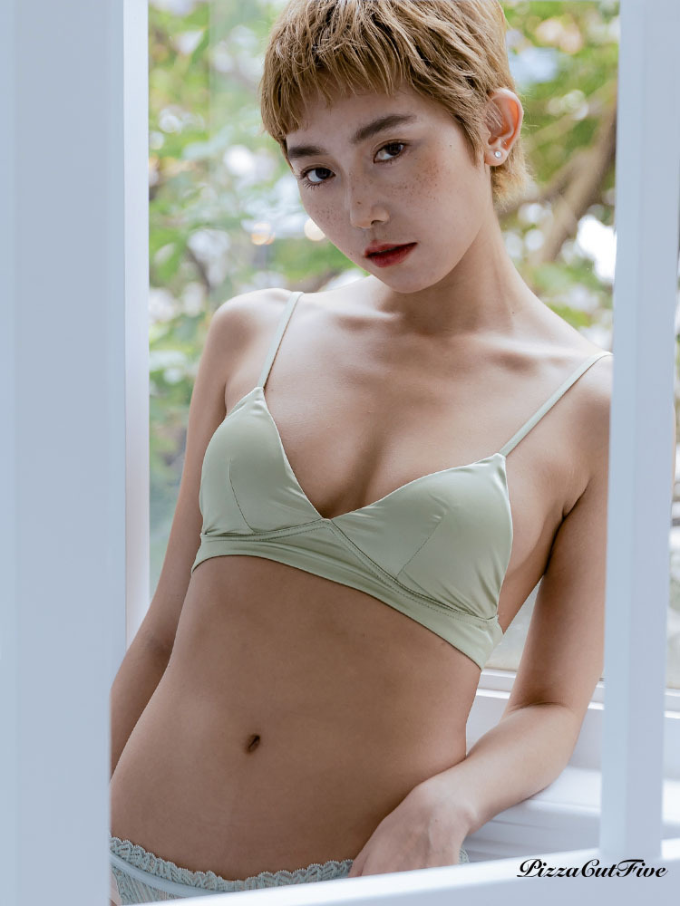 [SALE]質感緞面三角杯背扣無鋼圈蠶絲內衣/抗菌/透氣/親膚/恆溫-淺綠 PizzaCutFive PCF22262700251