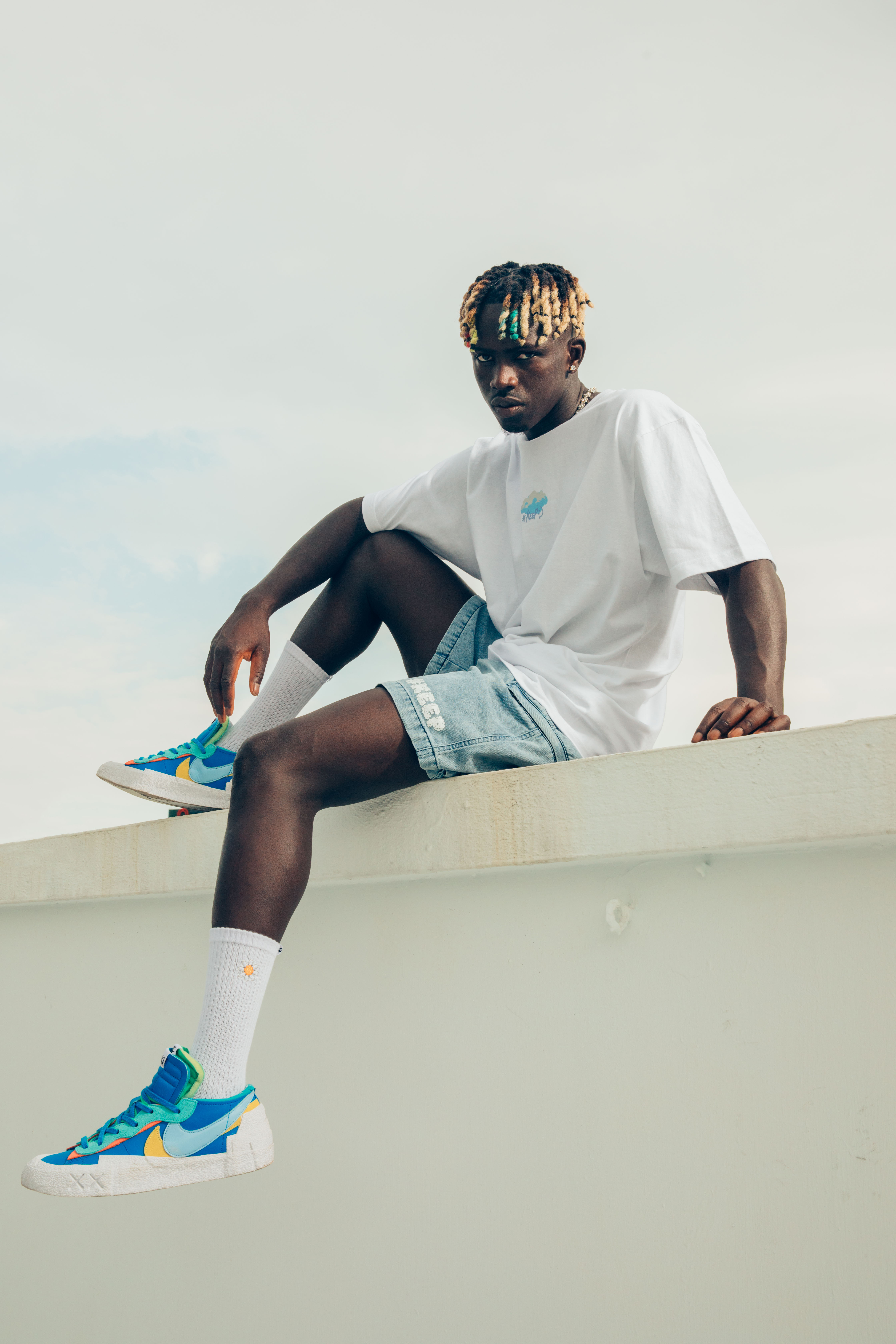 [特價售出無退換]#KEEP DENIM SHORTS 水洗 淺藍 雲朵人 Q版印花 側口袋 丹寧 牛仔短褲【KS163】