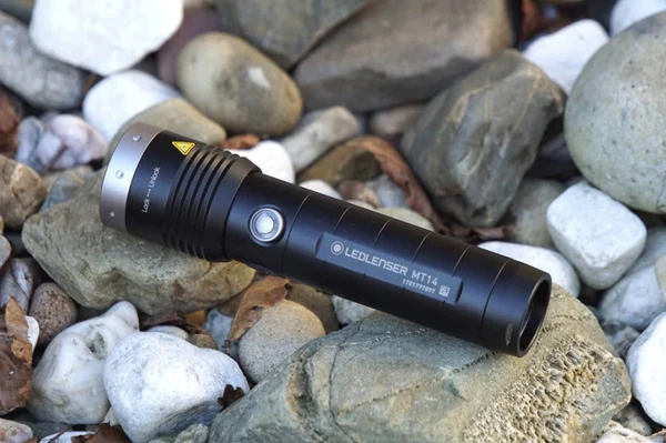 Ledlenser 充電式戶外手電筒 MT14