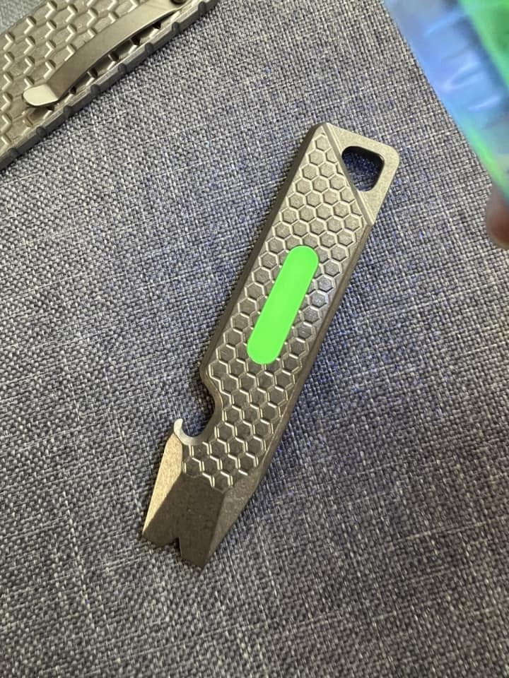 CountyComm 夜光PryX 小型鈦合金多功能工具