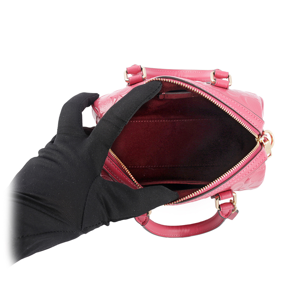 【COACH】金色Logo 浮雕皮革口袋波士頓二用包(迷你)(草莓粉)