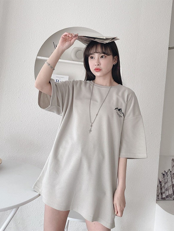 戶外 日常穿搭 潮流 質感 山系山脈剪影 上衣短T