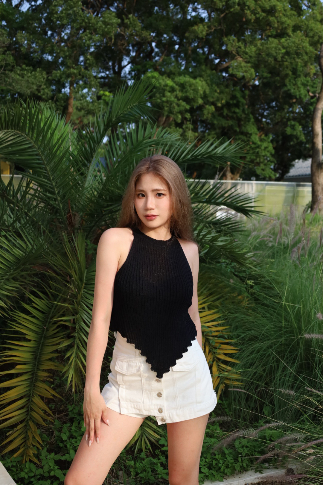 削肩不規則針織背心