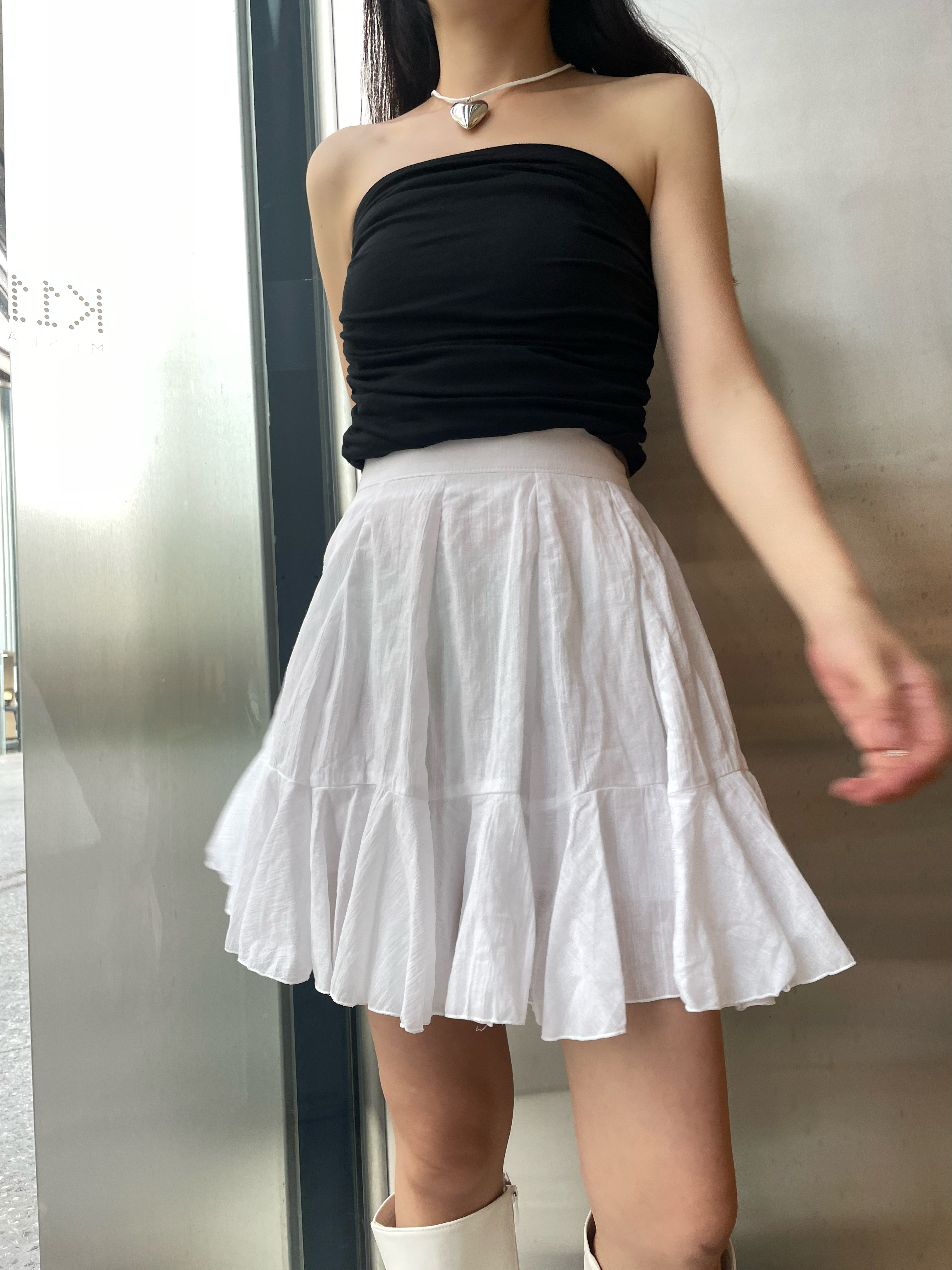 (訂購) 裙擺豐富荷葉短裙 SK0601 (白/黑)