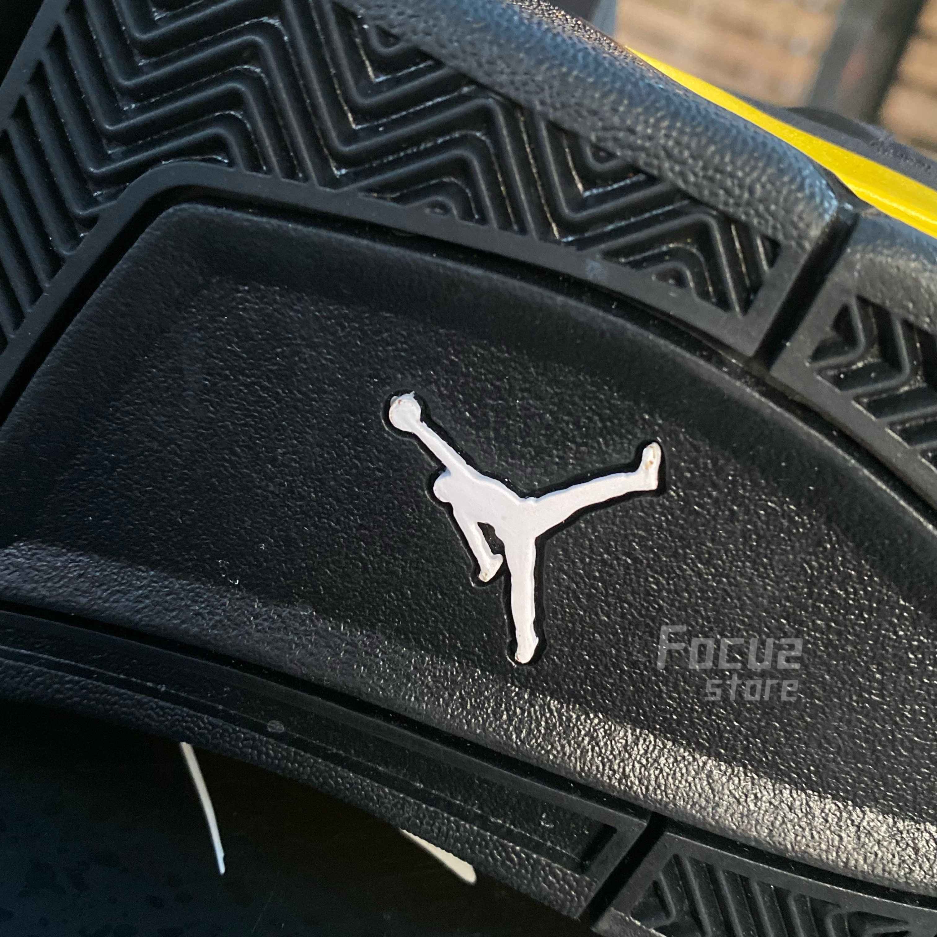 Air Jordan 4 Retro 'Thunder' DH6927-017【預購商品】