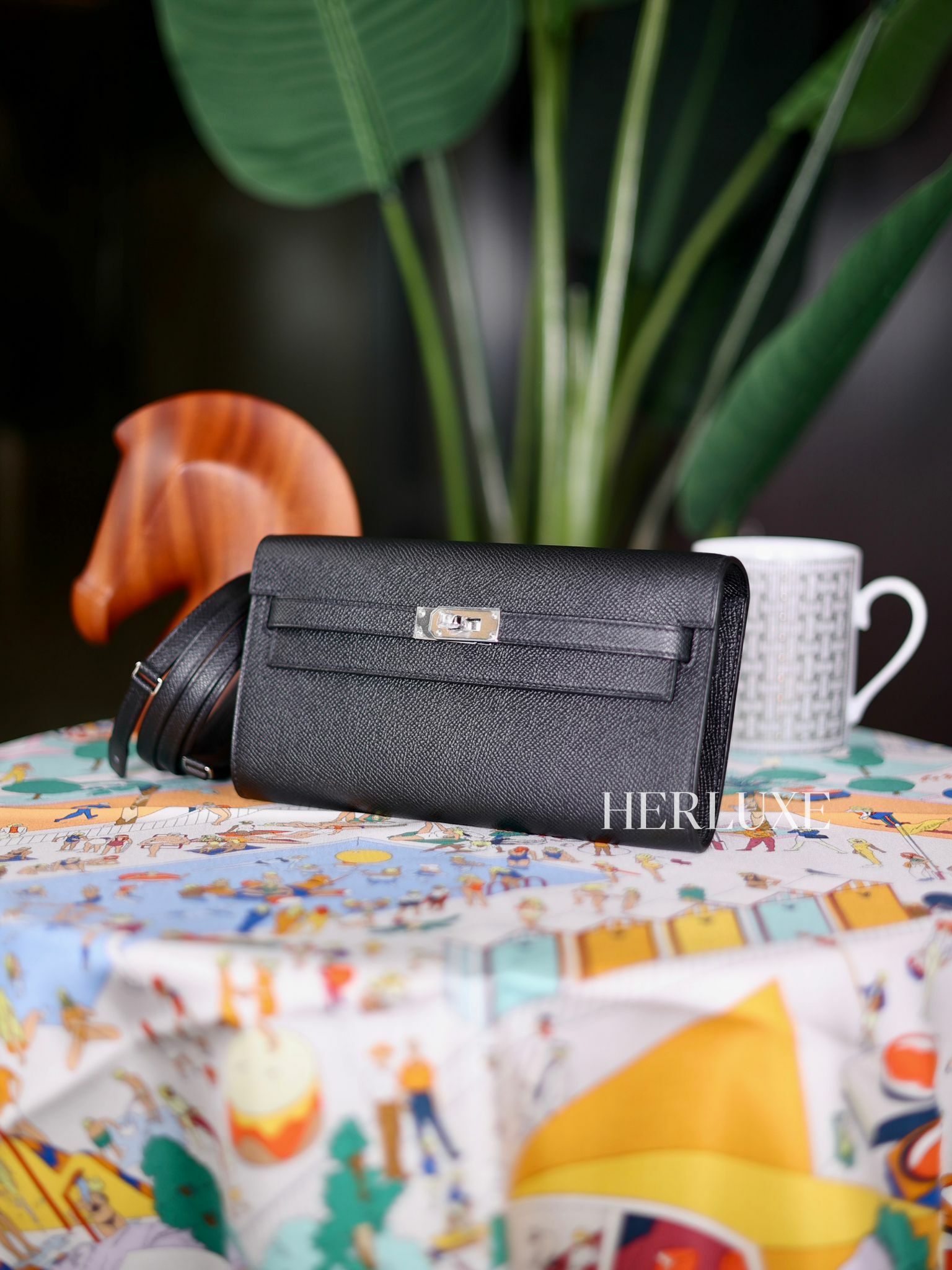 Kelly to go 89 noir ck epsom K