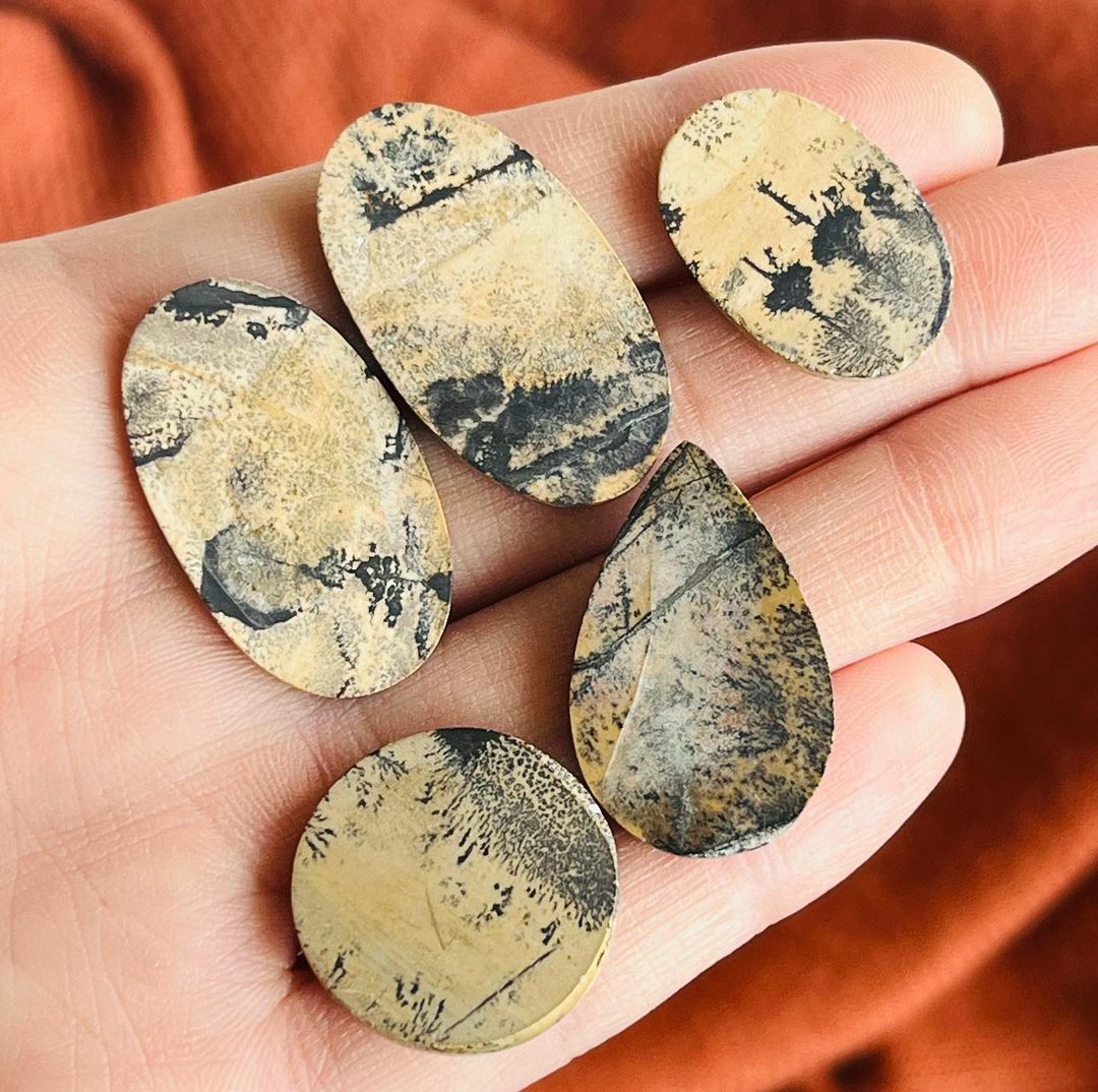 [原石] 國畫石 / 樹枝碧玉 墜面