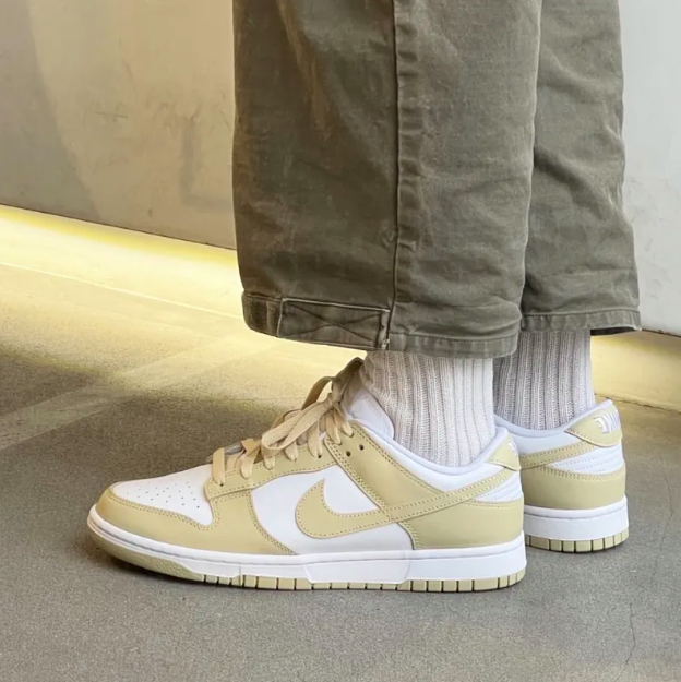 NIKE DUNK LOW 白奶茶Team Gold