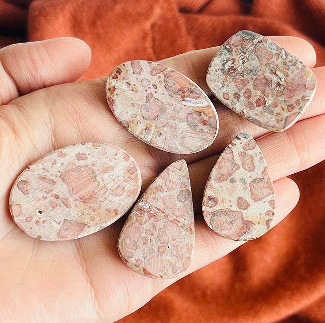 [原石] 小行星碧玉 水晶墜面