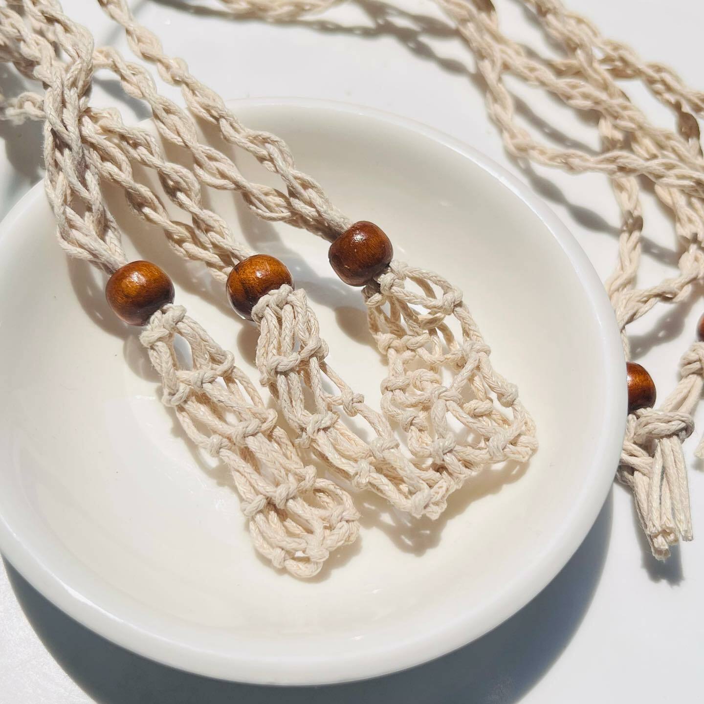 [原石] 水晶滾石編織繩 白